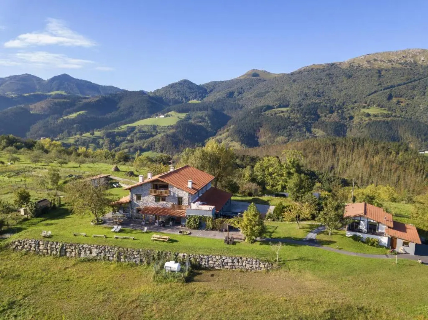 Urain Suites Apartments At Flysch-Coast