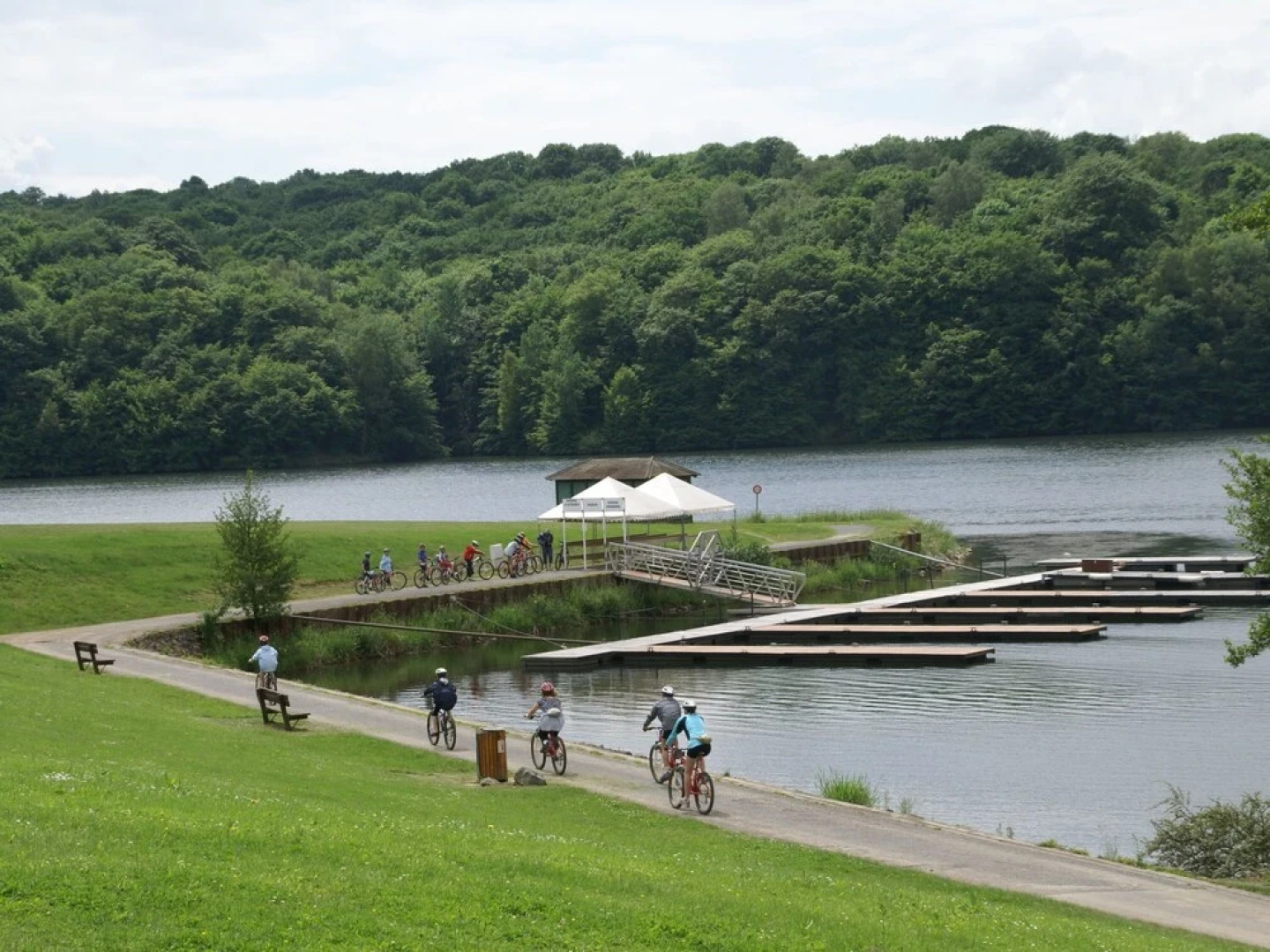 Nice Apartment With a View of the Lake in Beautiful Valjoly