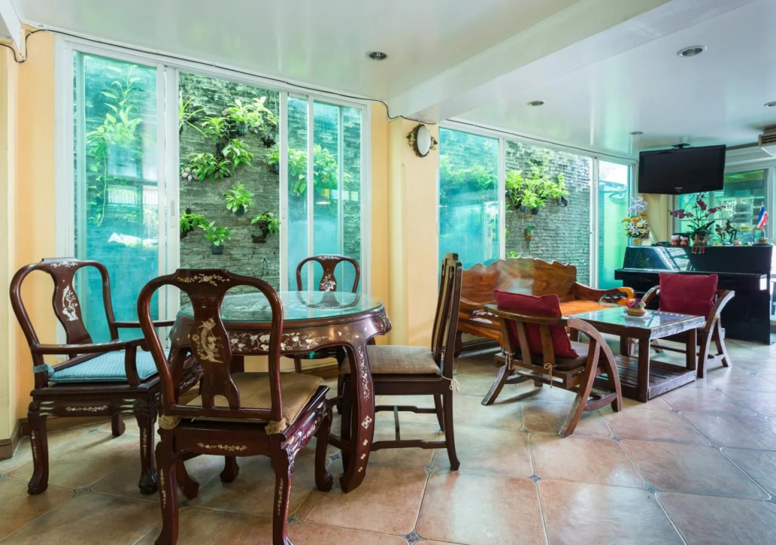 Отель Samsensam Place