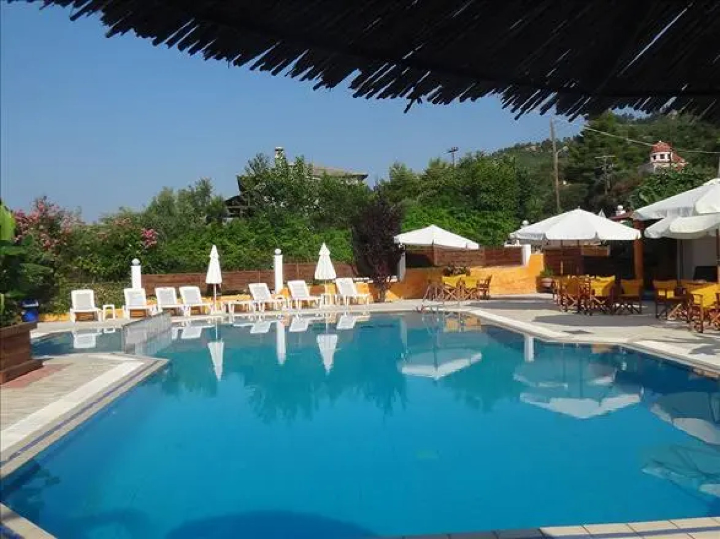 Leonidas Studio Apartments