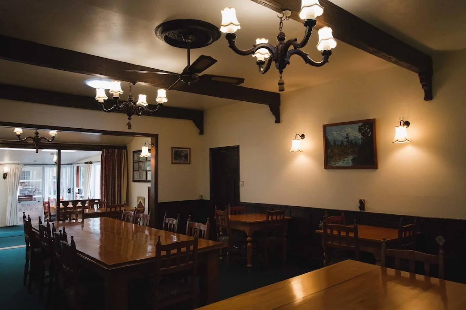 Dawson Falls Mountain Lodge