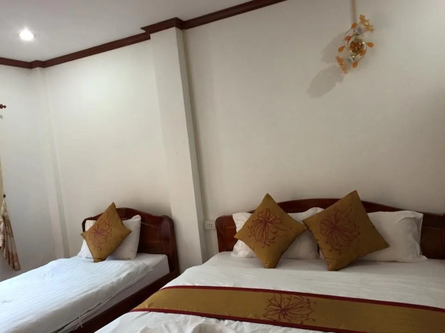 Leung Kham Hotel