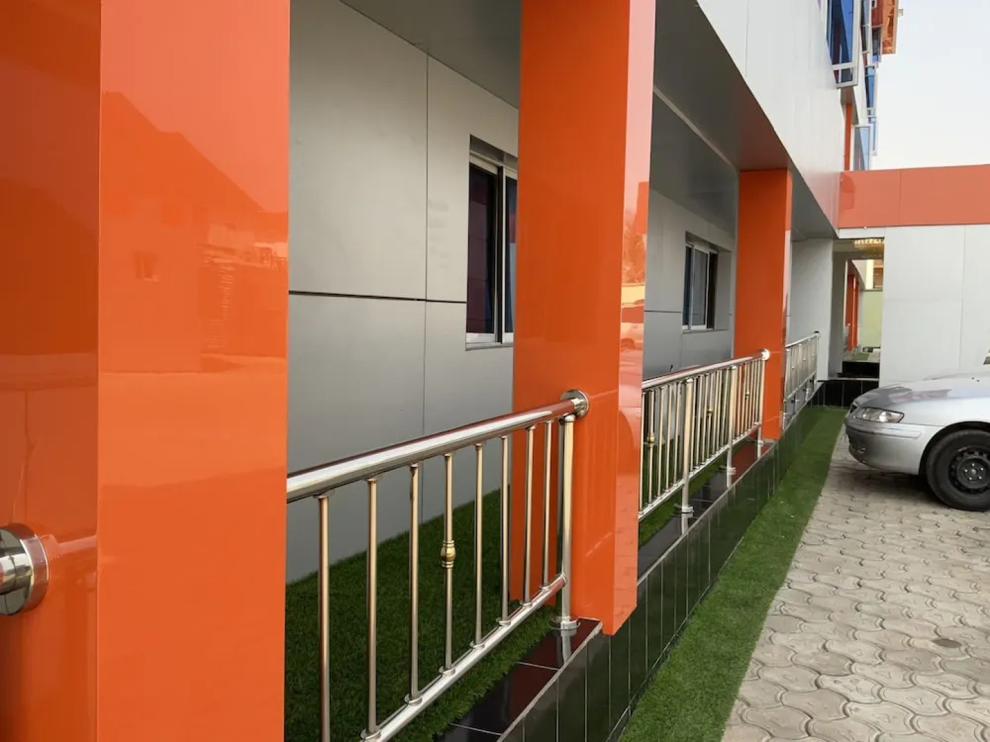 Lis Hotel And Suites