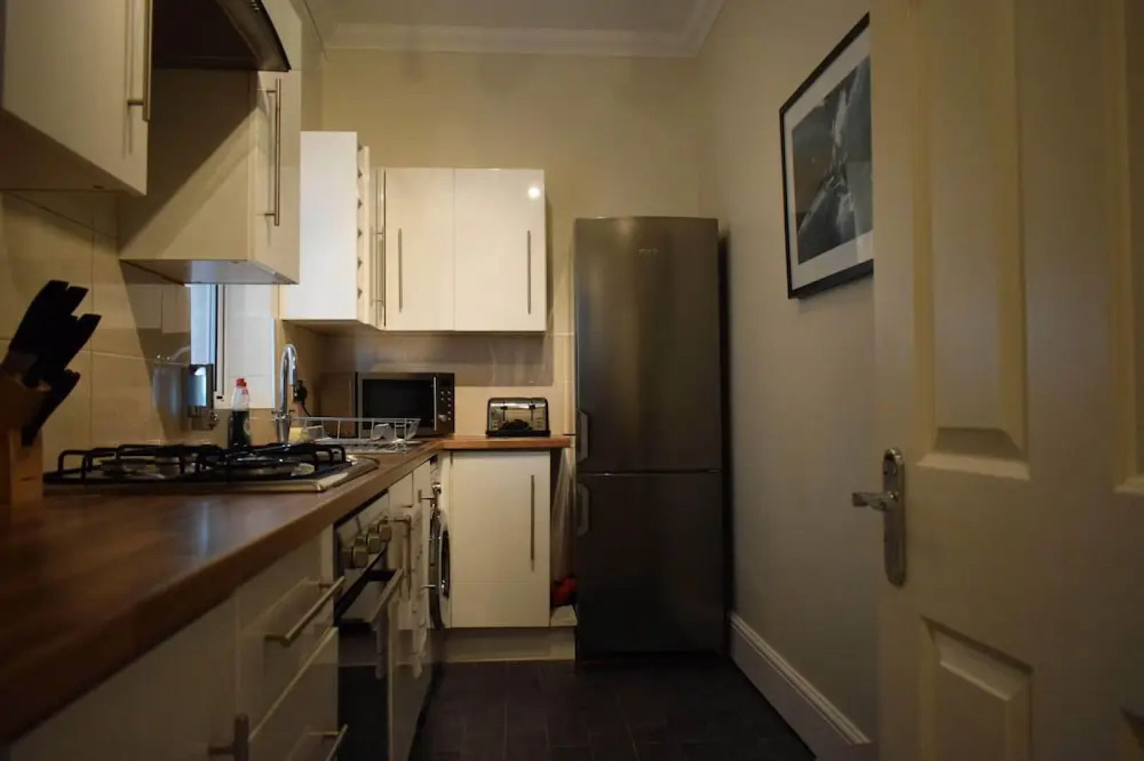 Higher Living-Professional Southsea Apartment