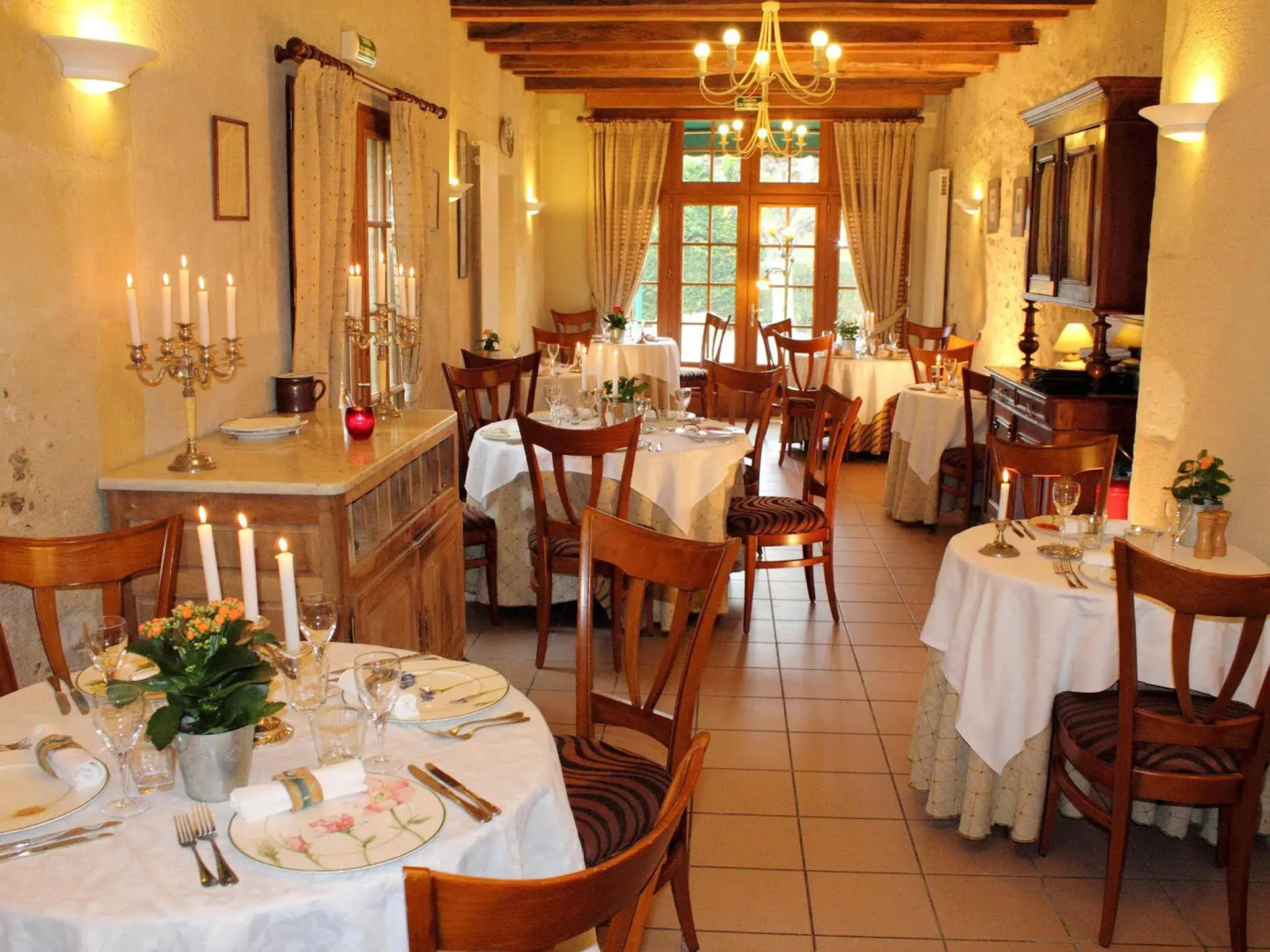 Logis Auberge Le Colombien - Hôtel Restaurant