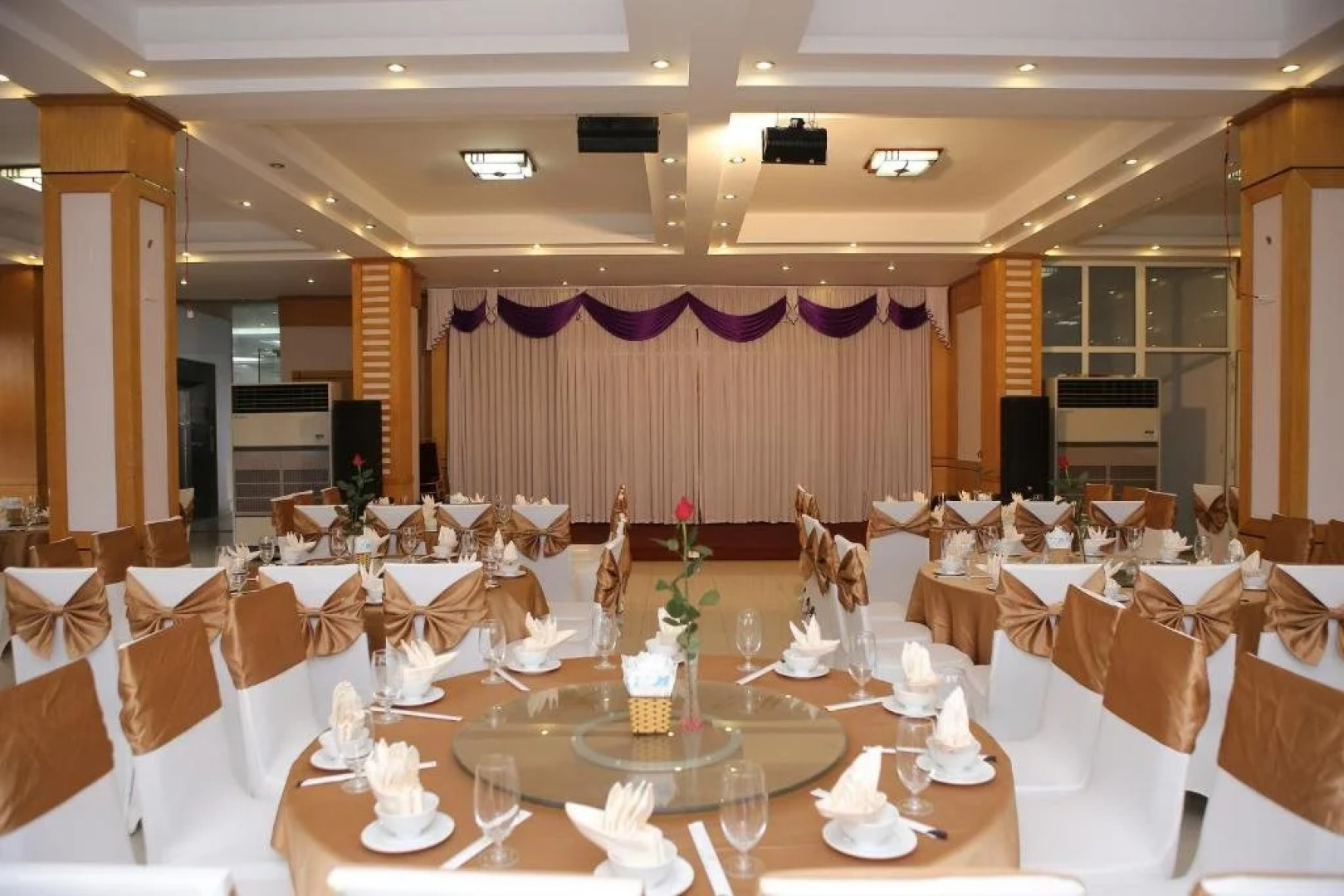 Central Phu Hung Hotel