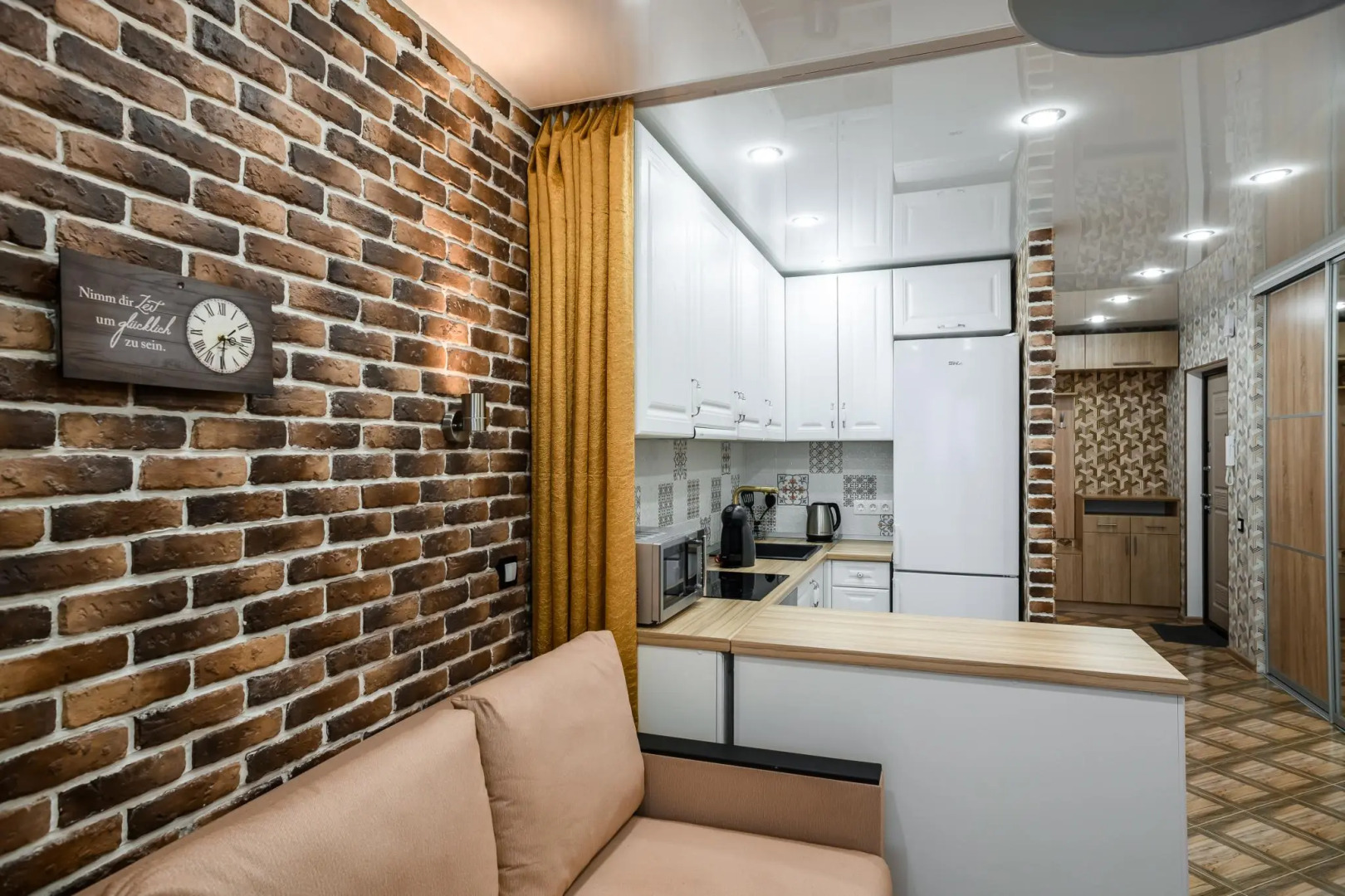 Две Подушки на улице Дуки 25