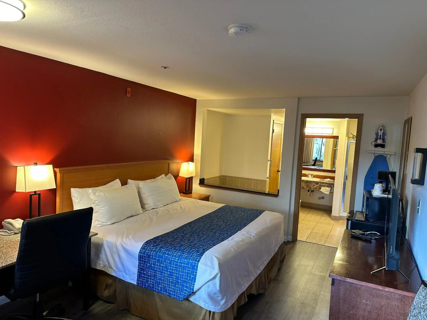 Econo Lodge Edmonds North Seattle