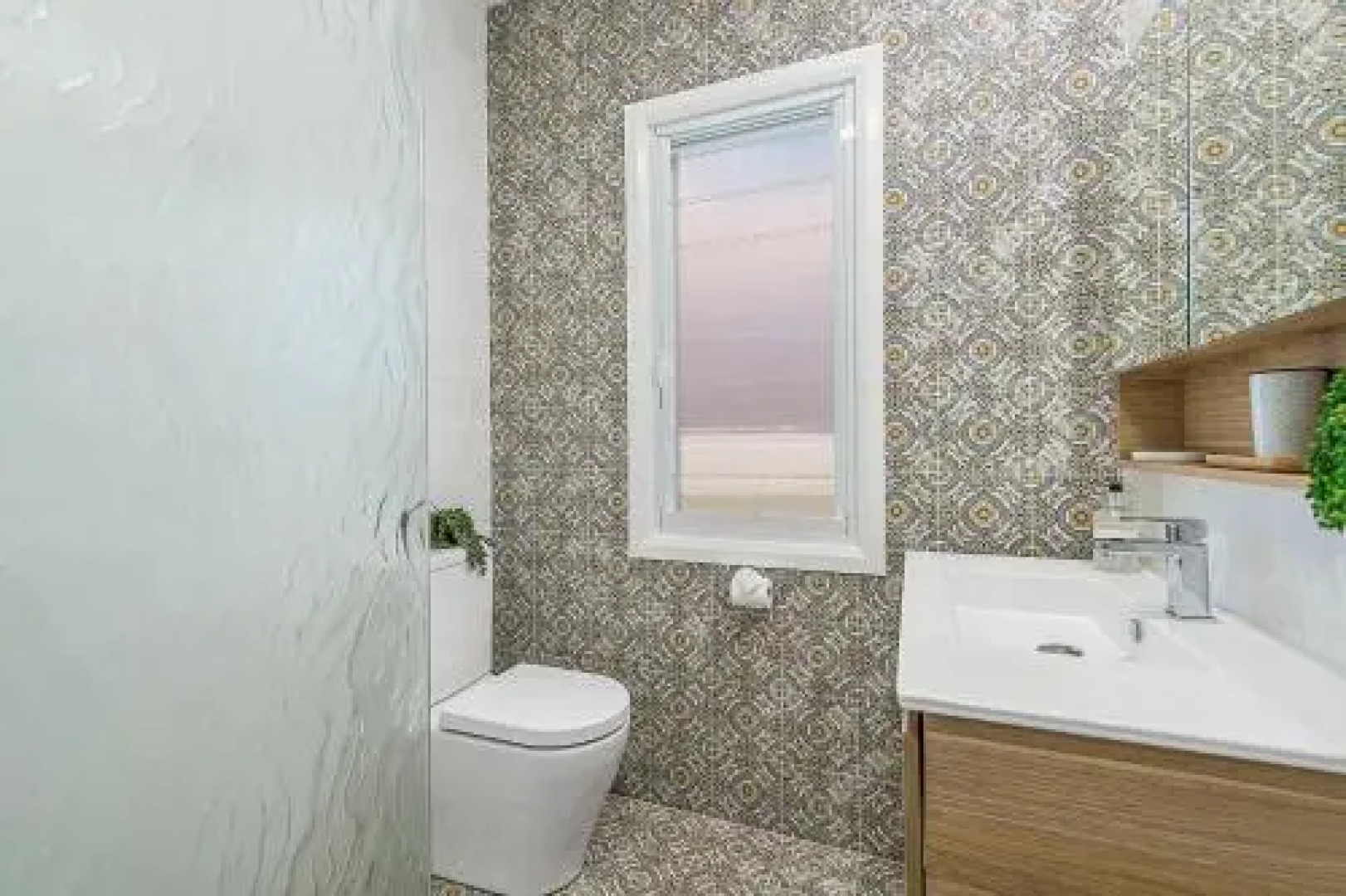 BANYANDAH 557 Ocean Drive NH