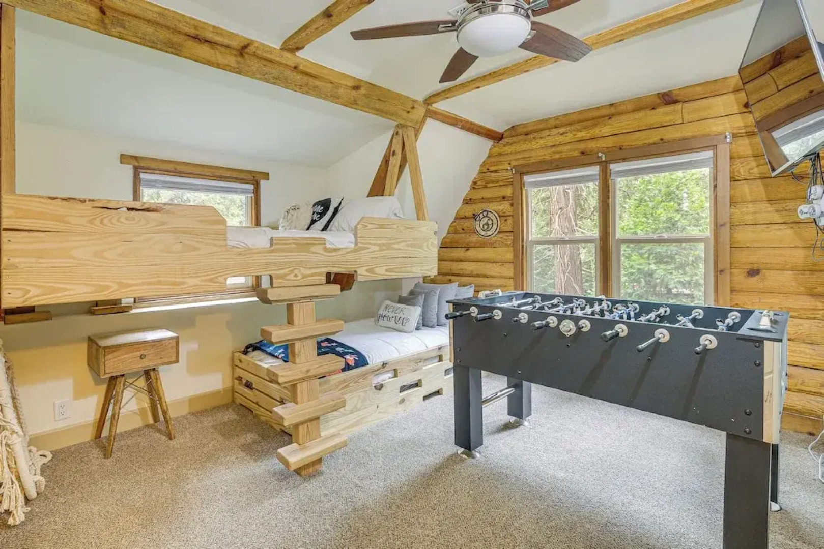 Cabin ~ 1 Mi to Lake Gregory & Hiking!