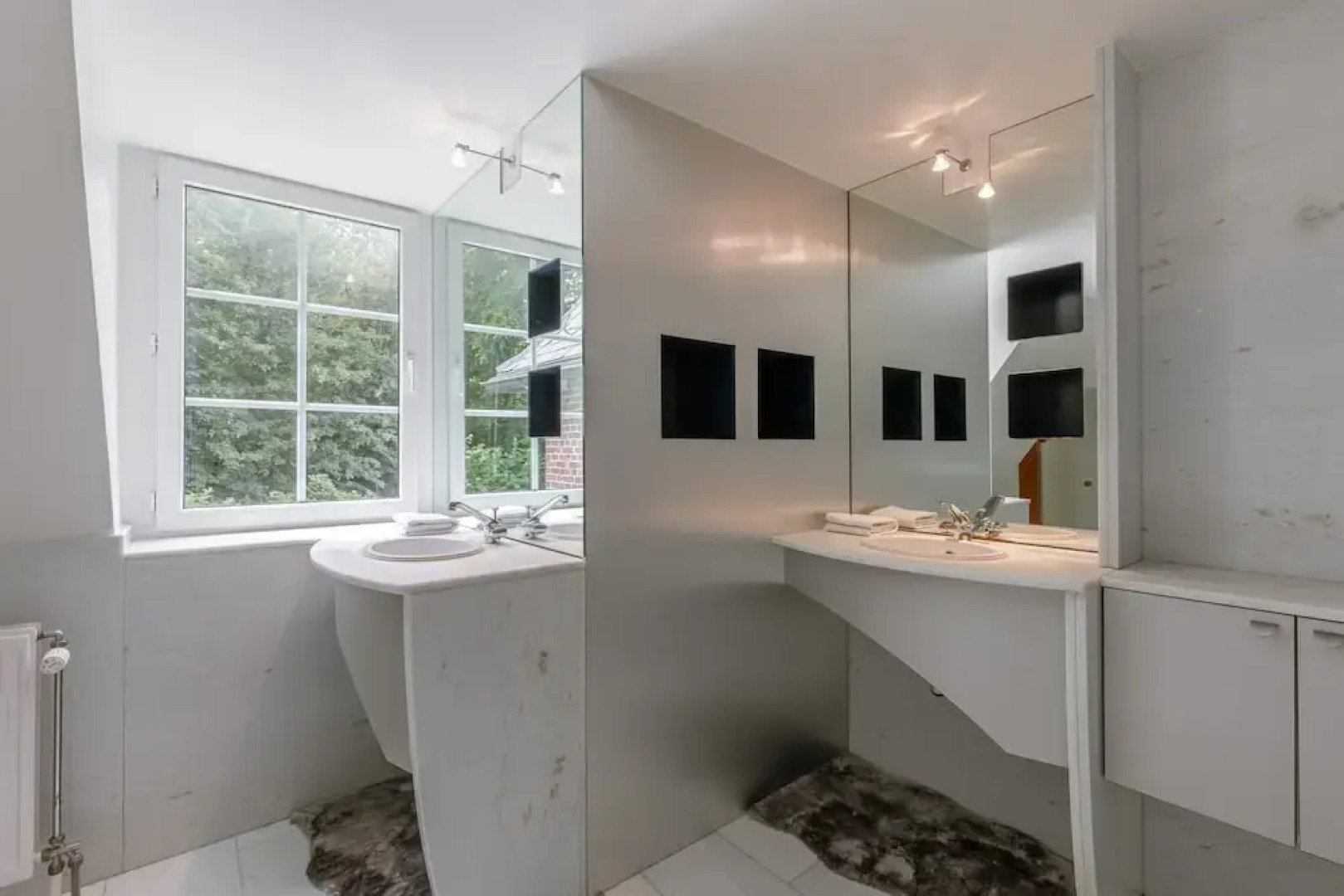 Unique and Very Exclusive Villa Gentbos With Stunning Garden