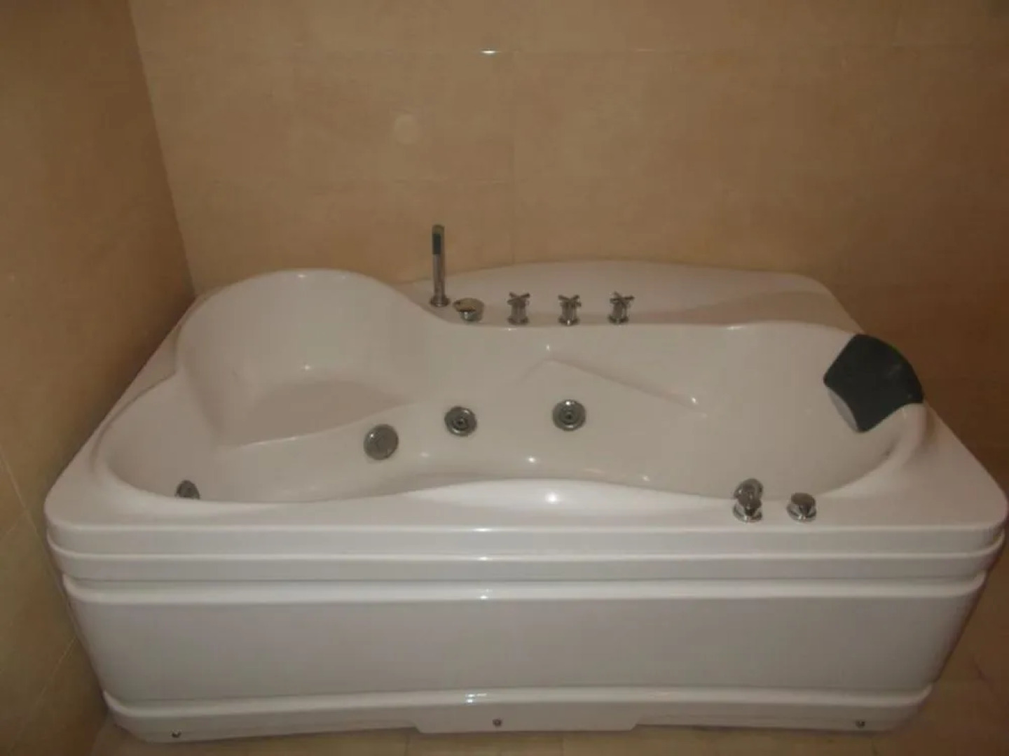 Garvaish Luxury Hotel