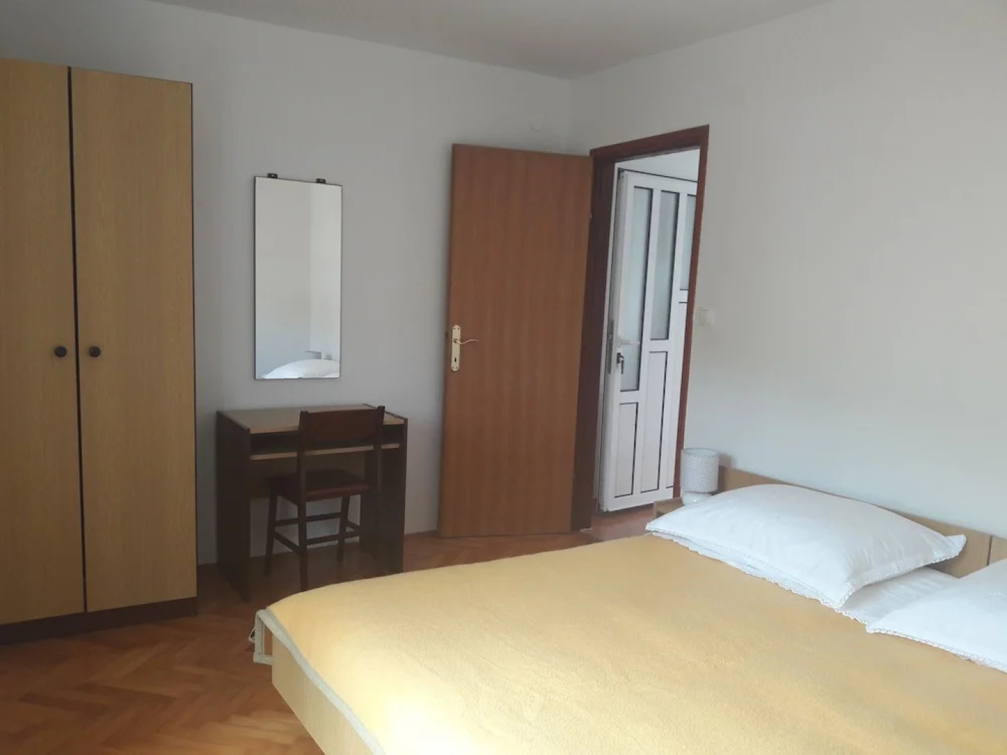 Apartments Metajna X