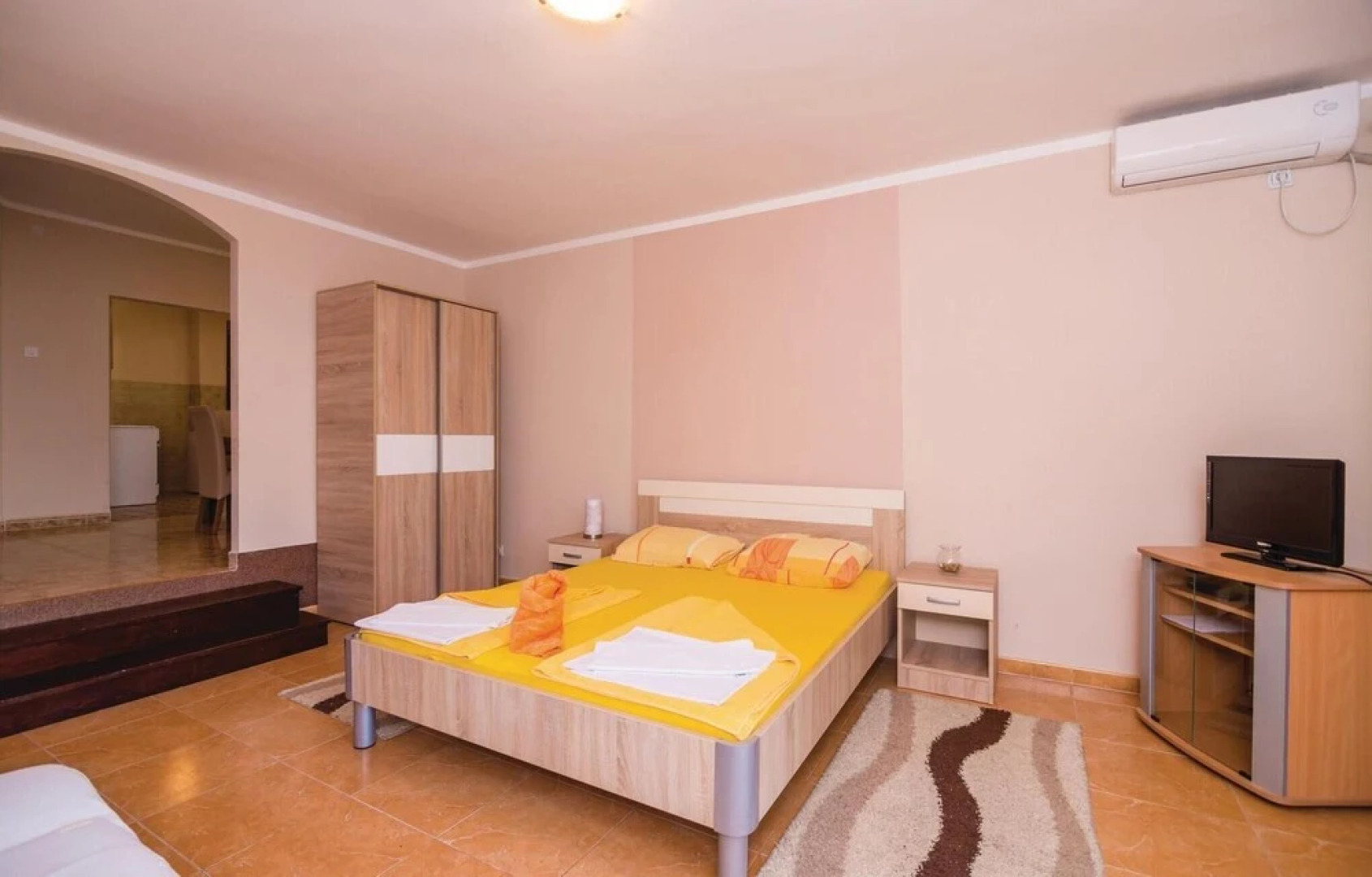 Awesome Home in Markov Rt With Wifi and 1 Bedrooms