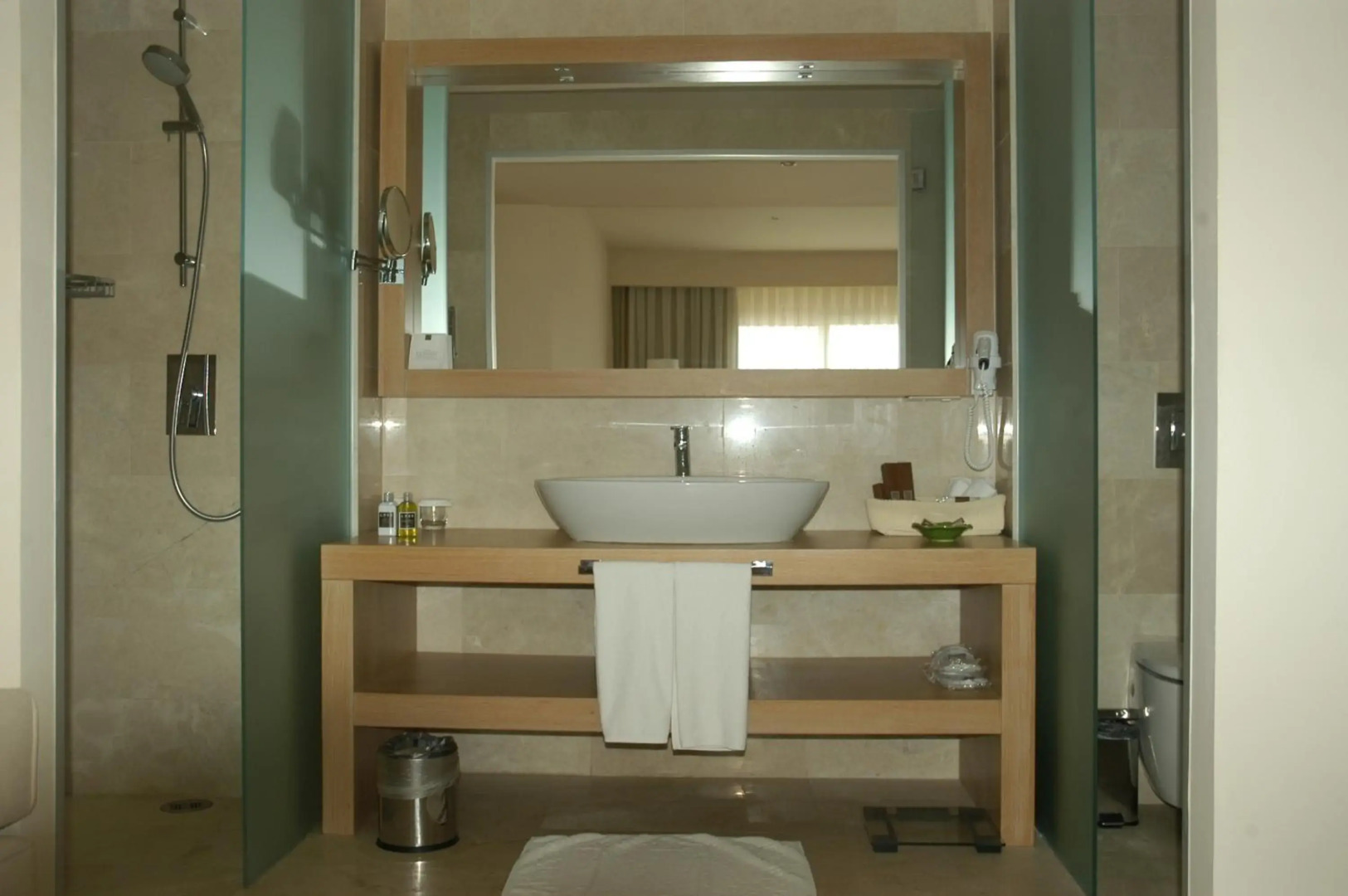 LVZZ Hotel - Boutique Class