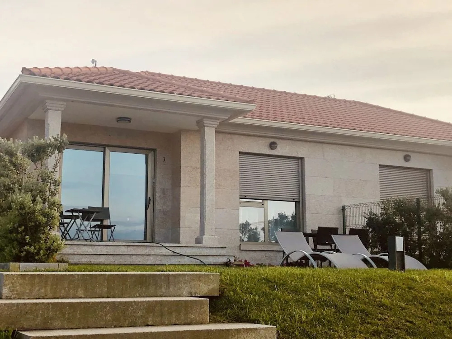 Casa con Jardín a 50m de la Playa en Hío