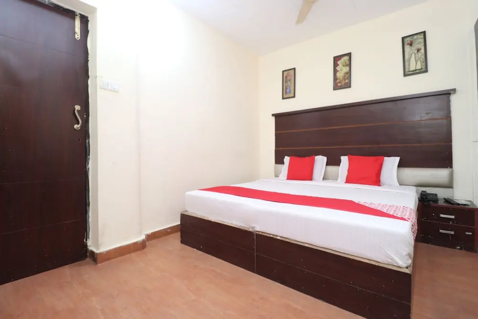 Oyo 29852 Hotel Golden View