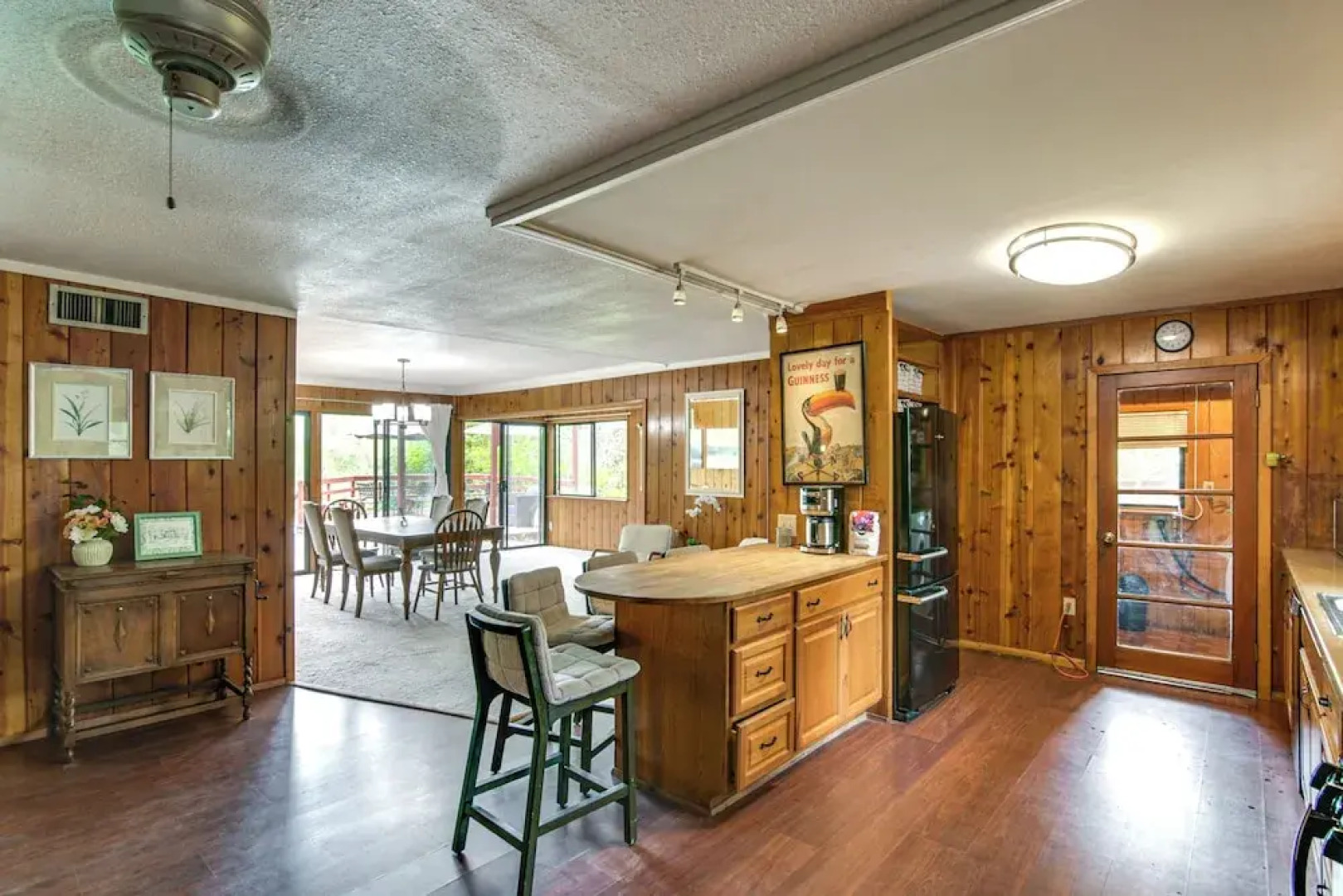 5 Mi to Lake Oroville: Huge Riverfront Home!