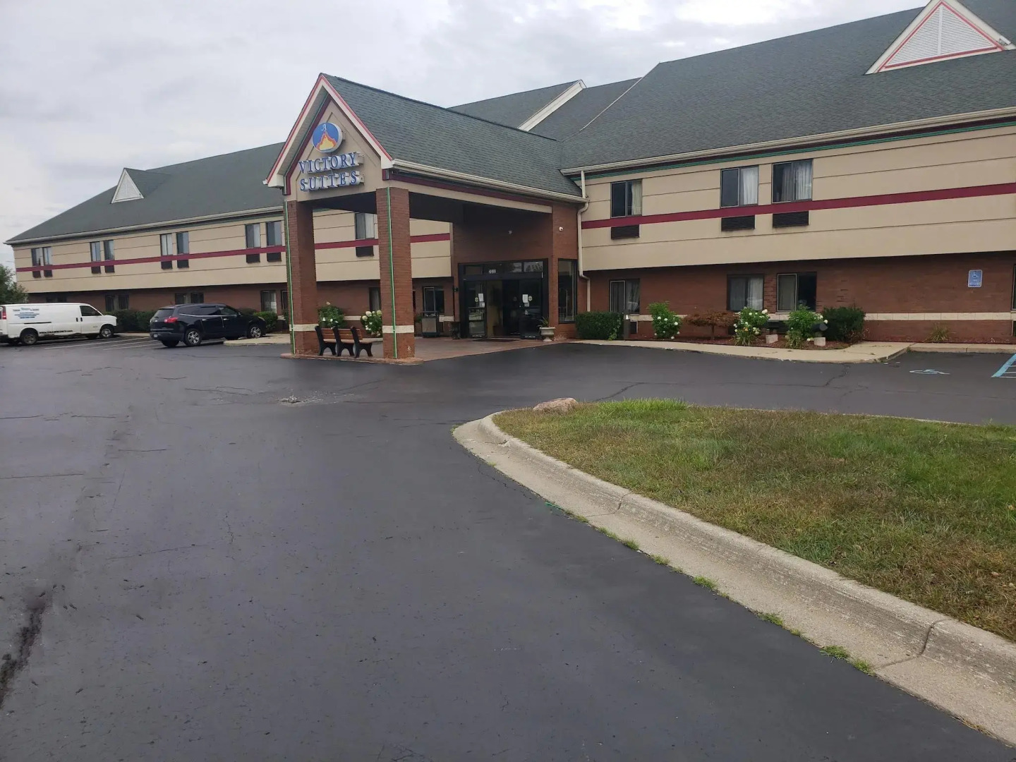 A Victory Suites Warren