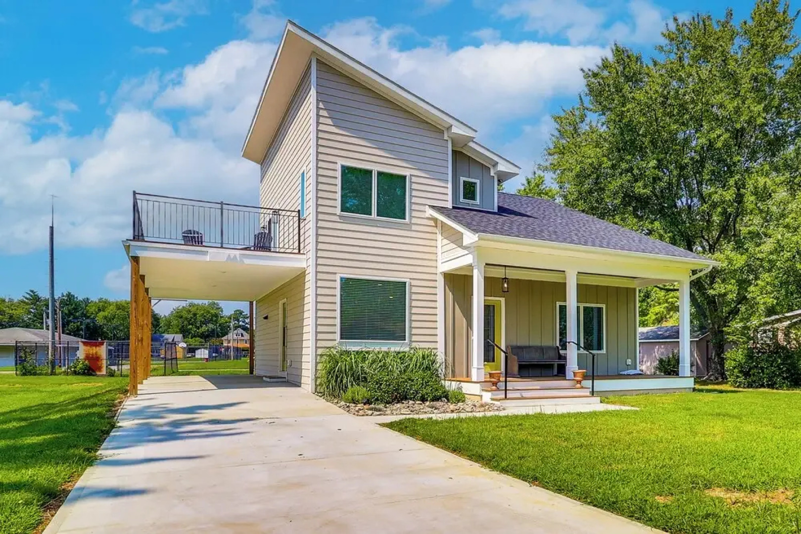 Rock Hall Retreat w/ Balcony Near Park & Marina!