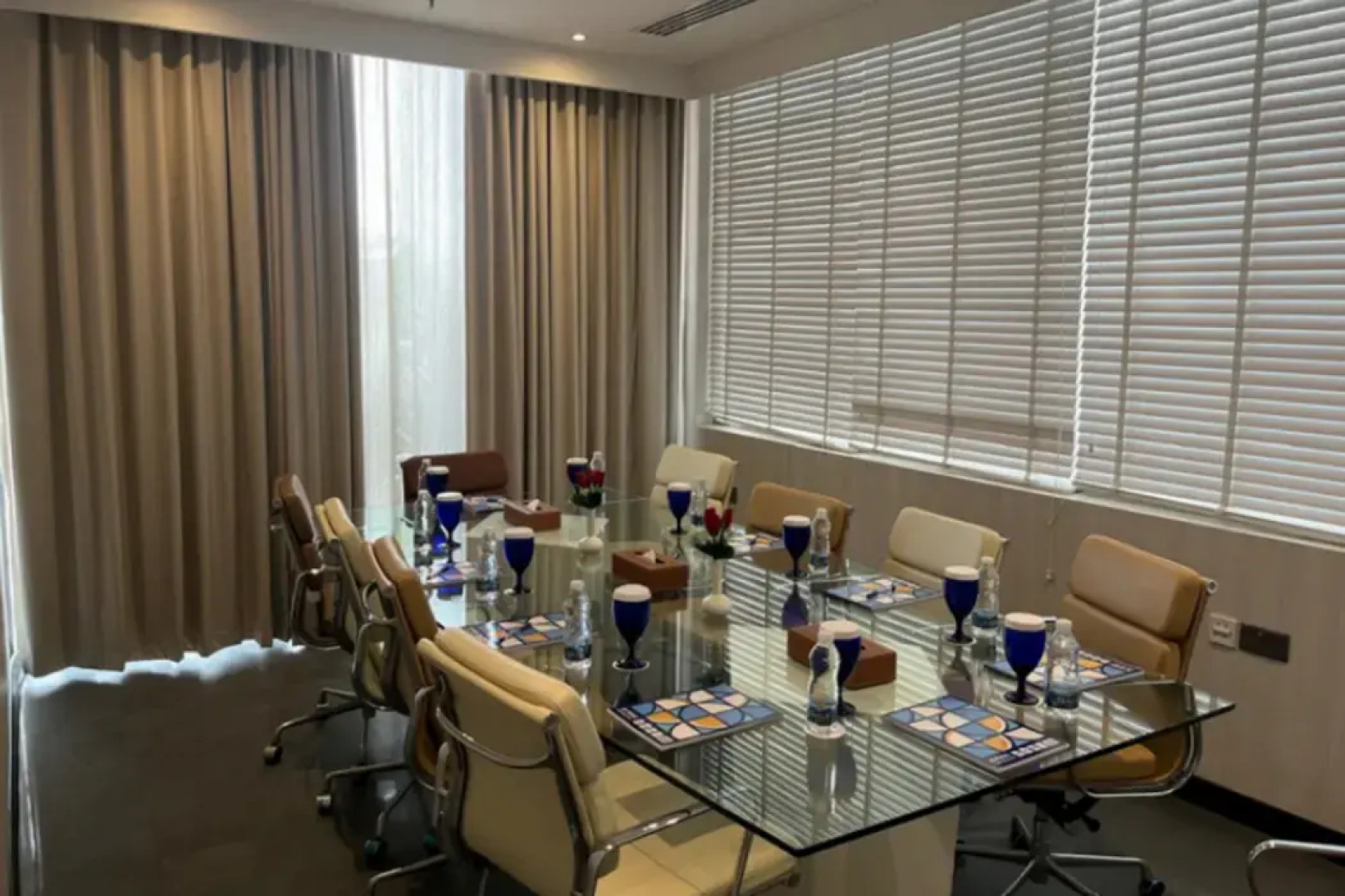 Carnelian By Glory Bower Hotel