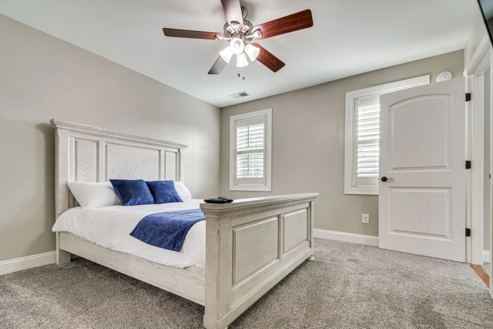 Spacious Home w/ Fireplace - Near Pinehurst Golf!