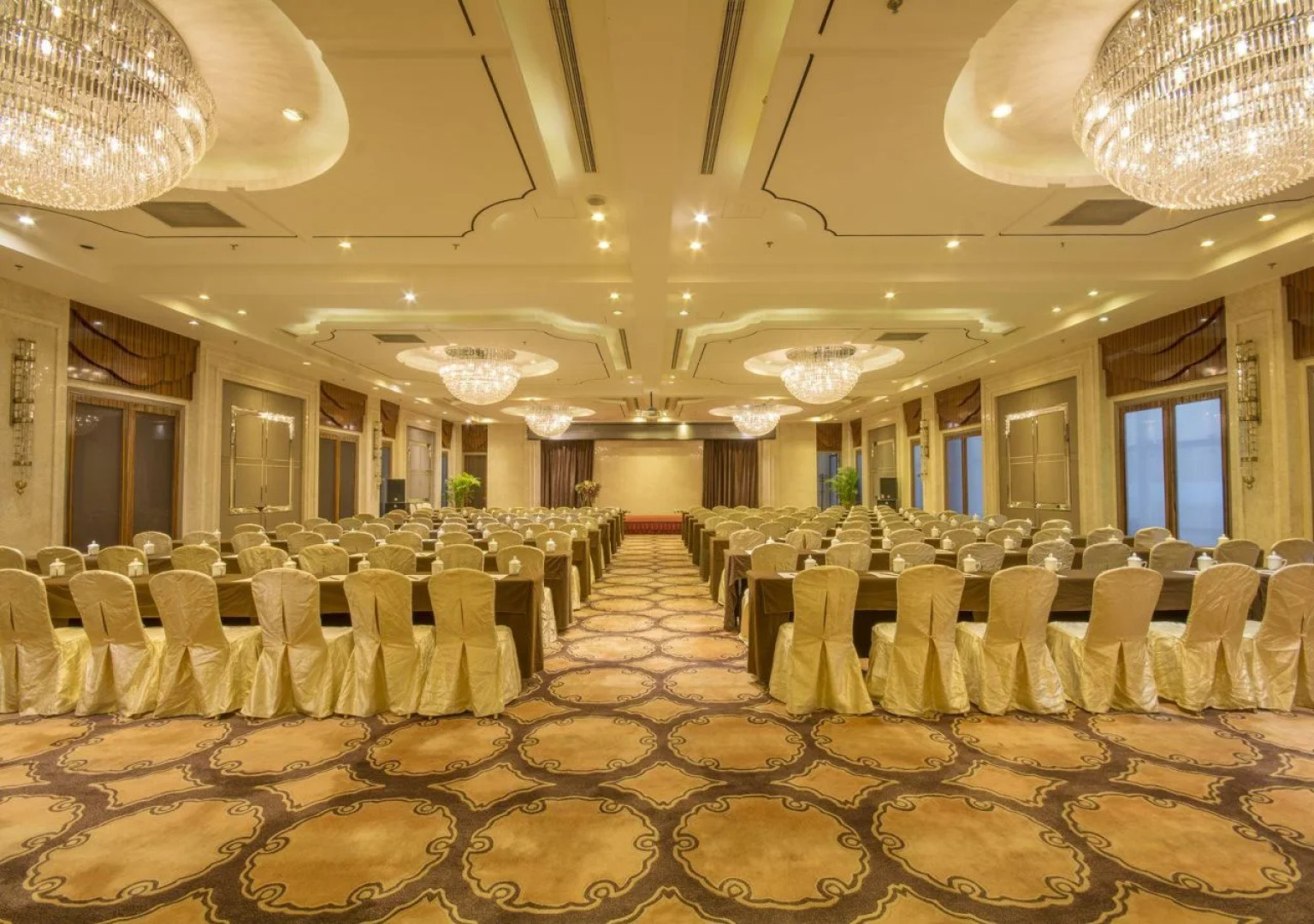 Xian Titan Senbo Hotel