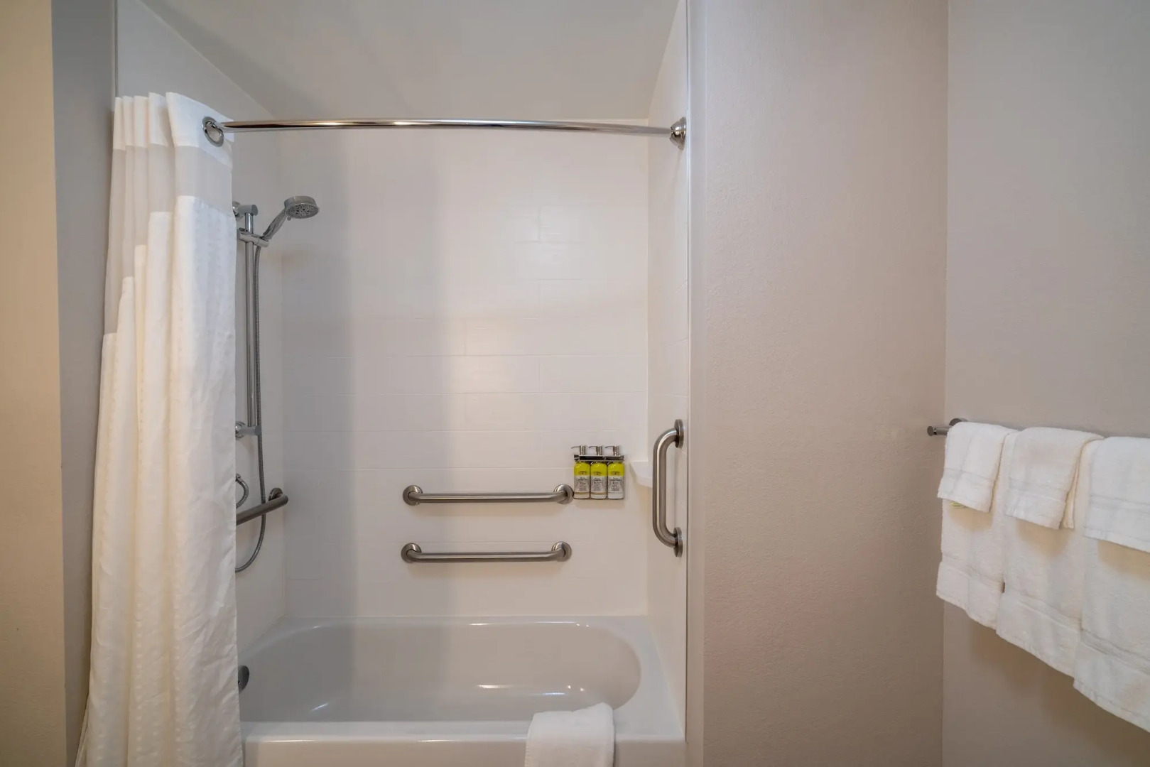 Holiday Inn Express & Suites Atlanta Airport NE - Hapeville  by IHG