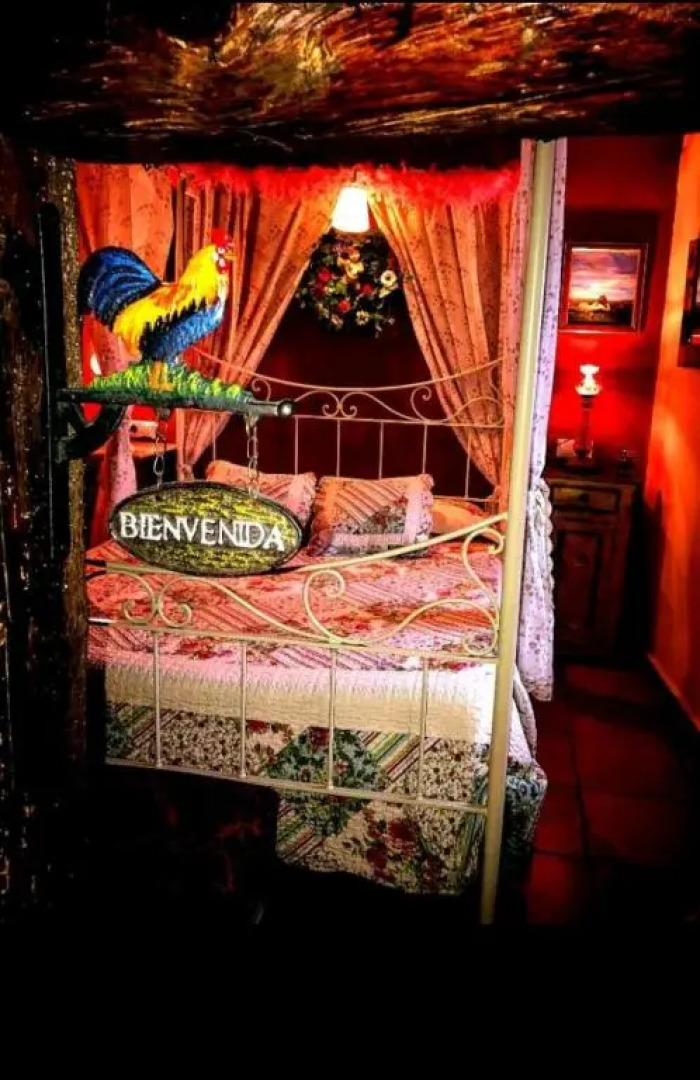 Room in Guest room - Romantic getaway to Valeria