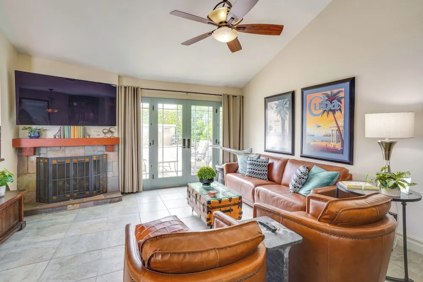 Lovely Tustin Home w/ Outdoor Kitchen: 3 Mi to Zoo