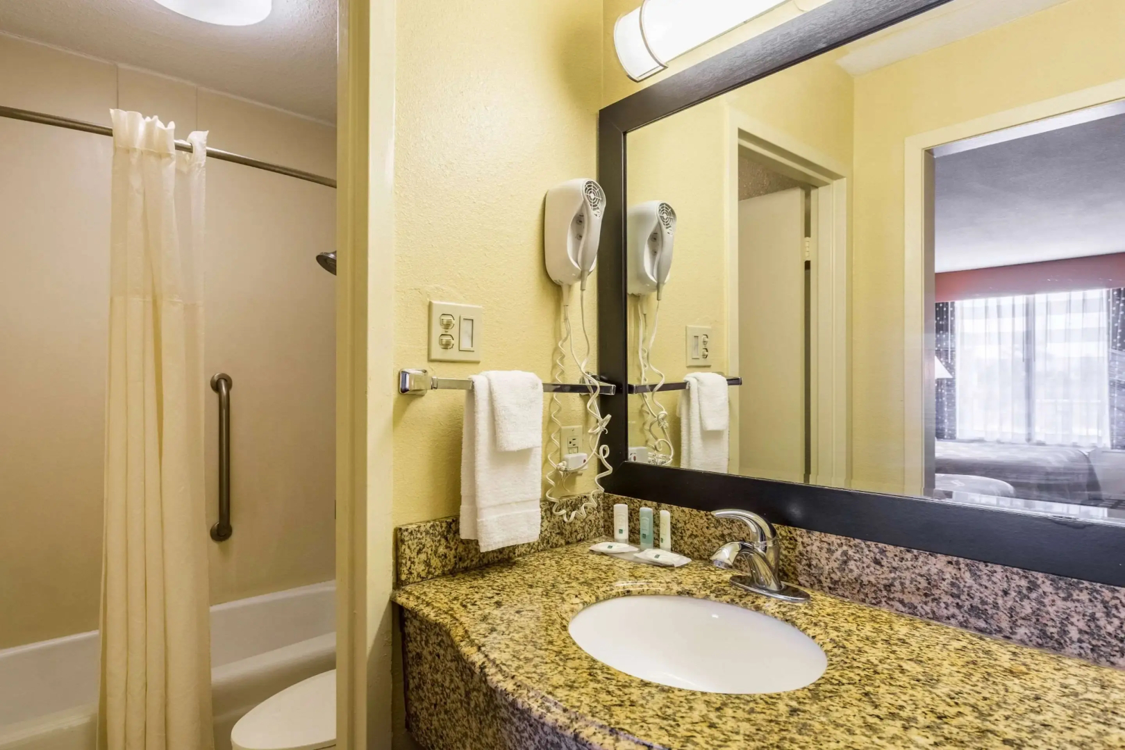 Quality Inn & Suites Baton Rouge West – Port Allen