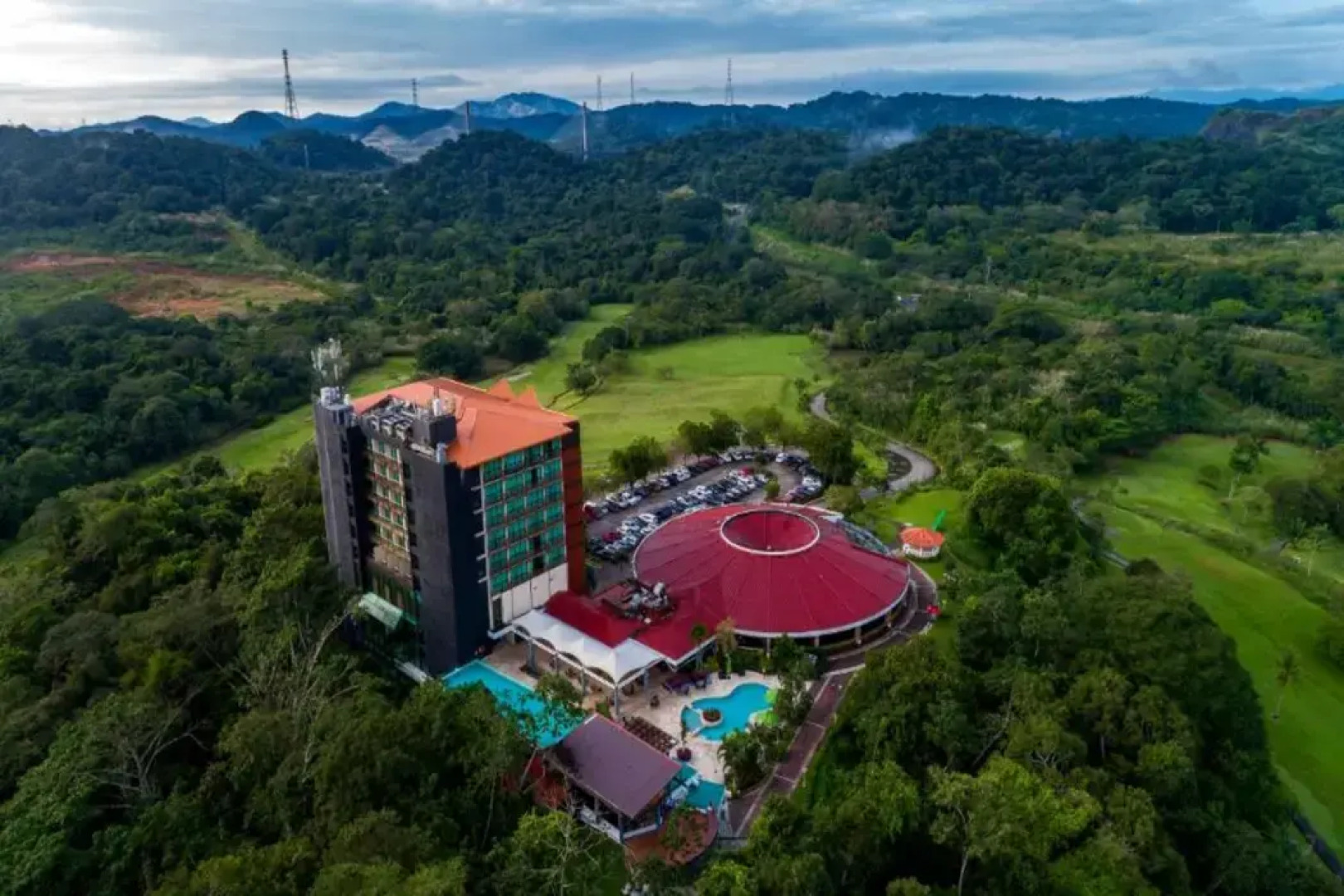 Summit Rainforest & Golf Resort
