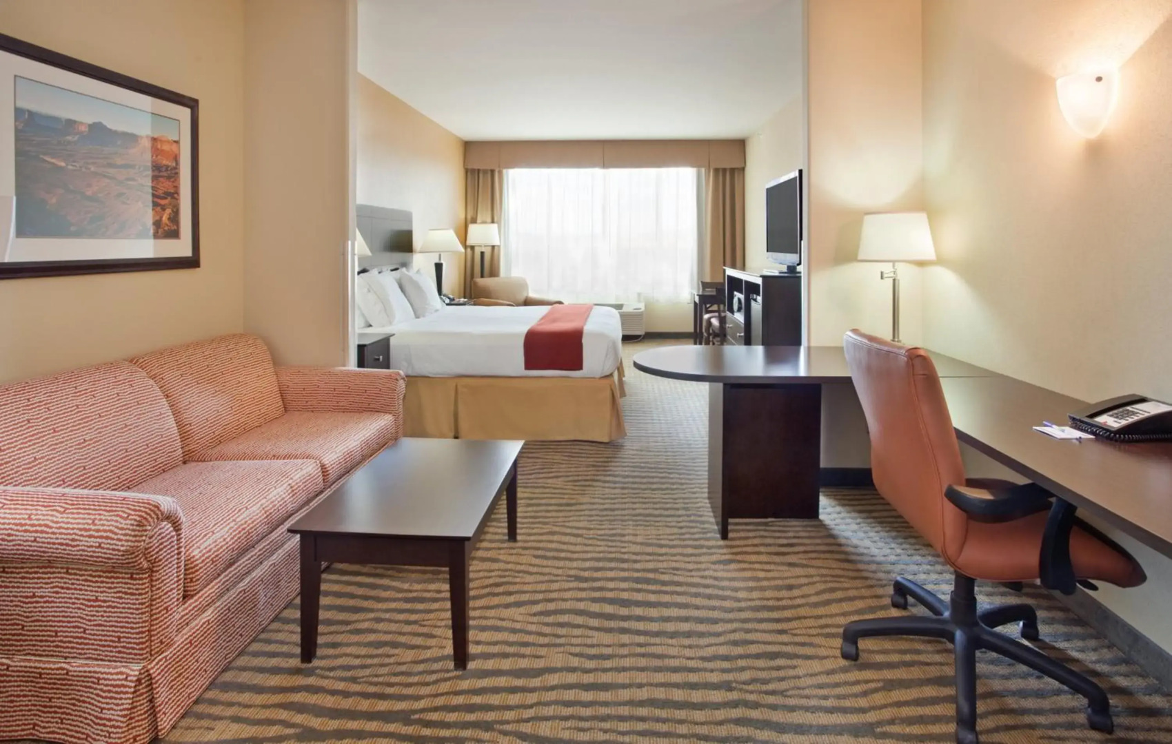 Comfort Suites Beachside