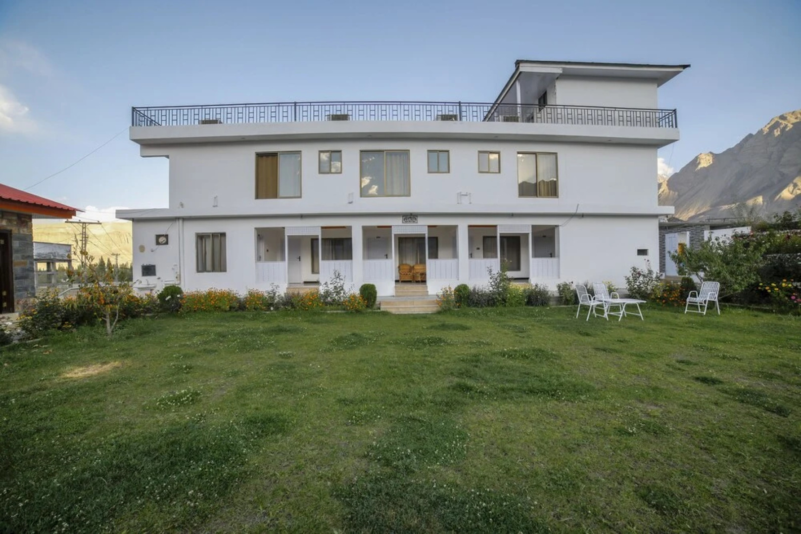 Roomph Premium Al Noor Airport Road