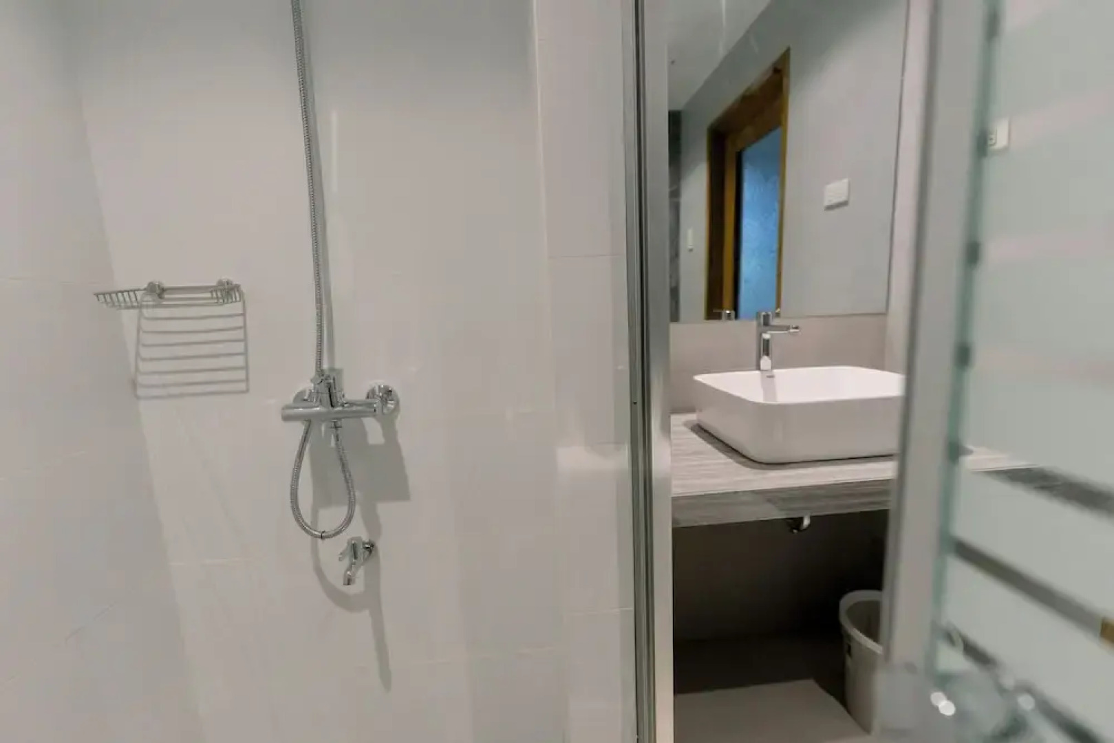 Madonna Hometel and Suites New Pandan