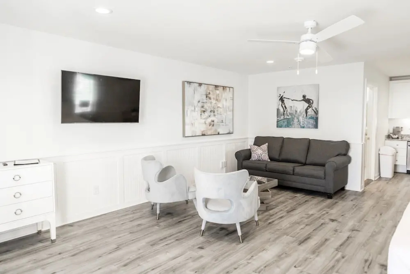 Saltwater Suites