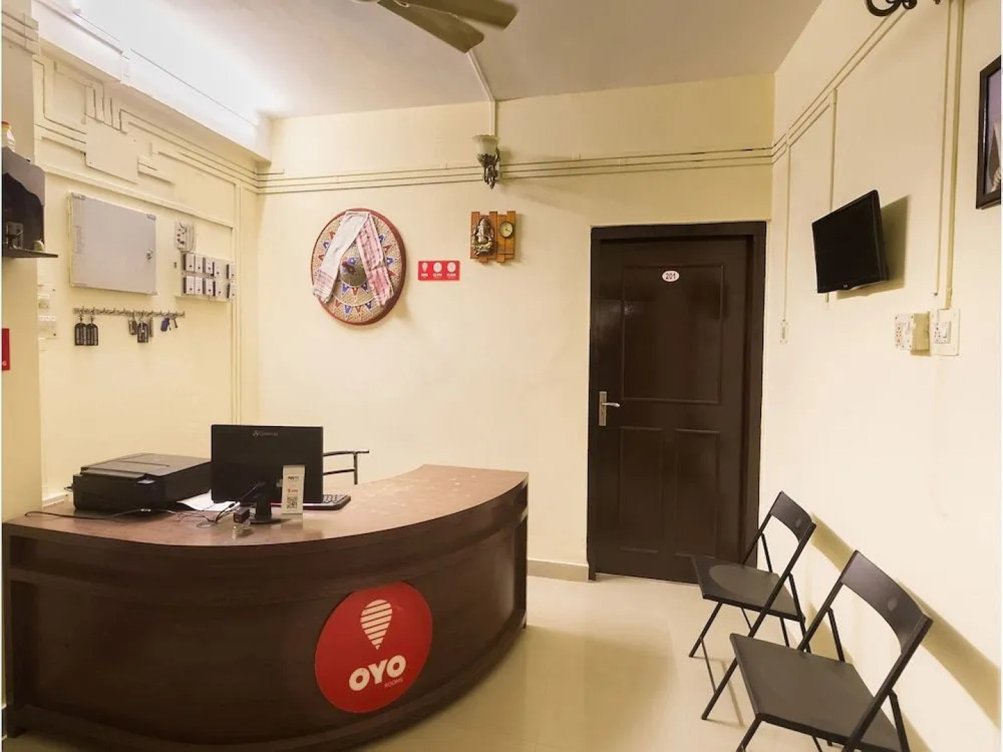 OYO 9671 Hotel Rudraksh Inn