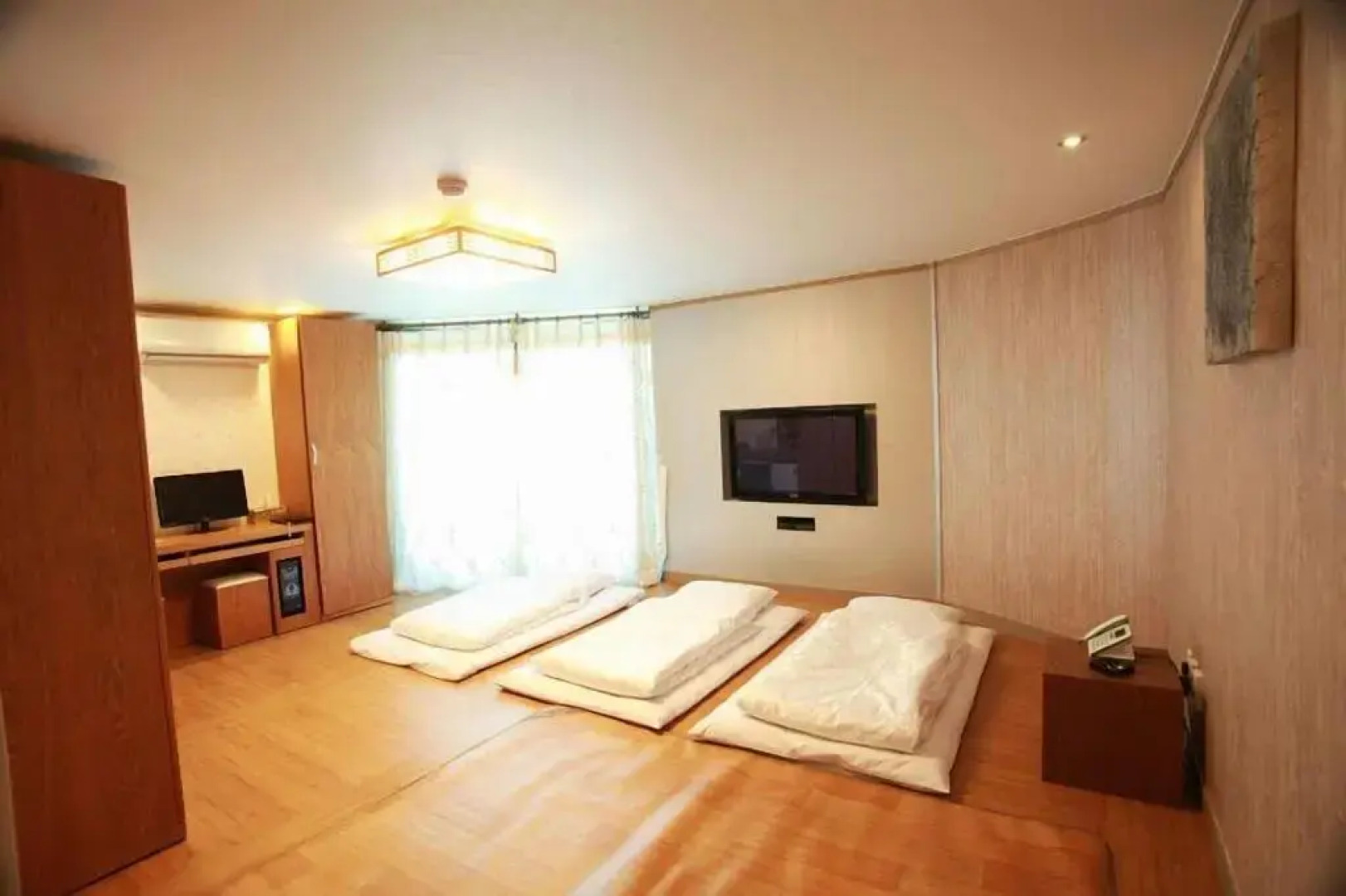 Goodstay Lanuit Hotel