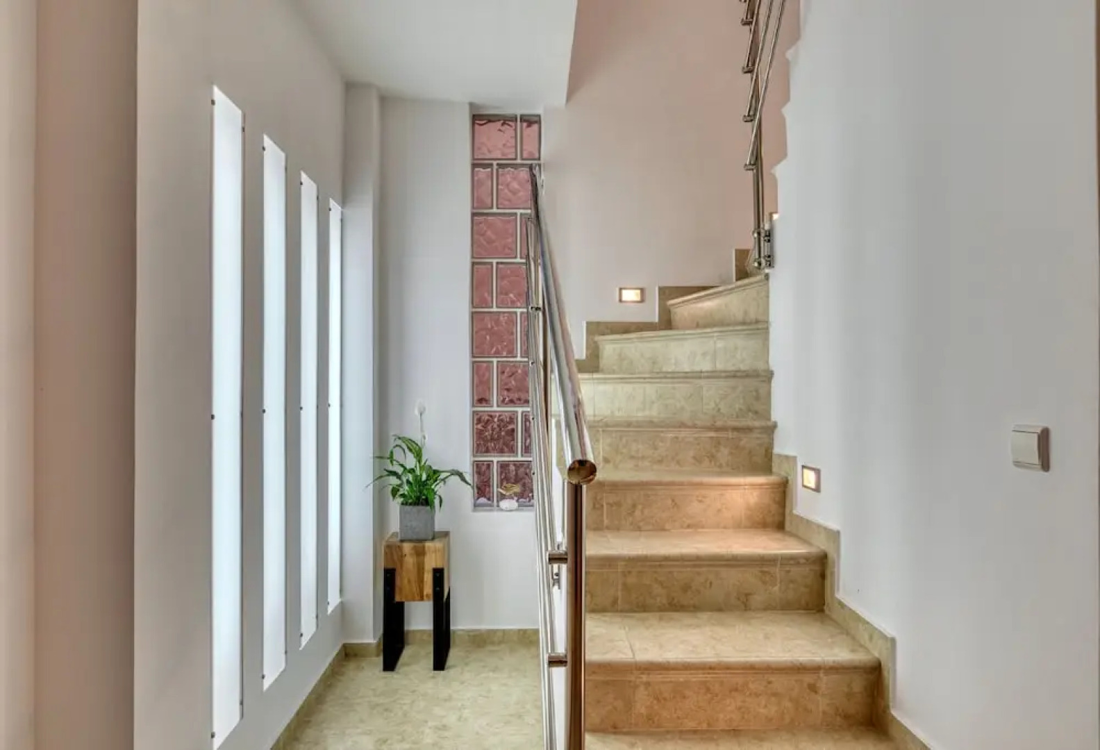 Luxurious Villa Solaris Next To The Beach