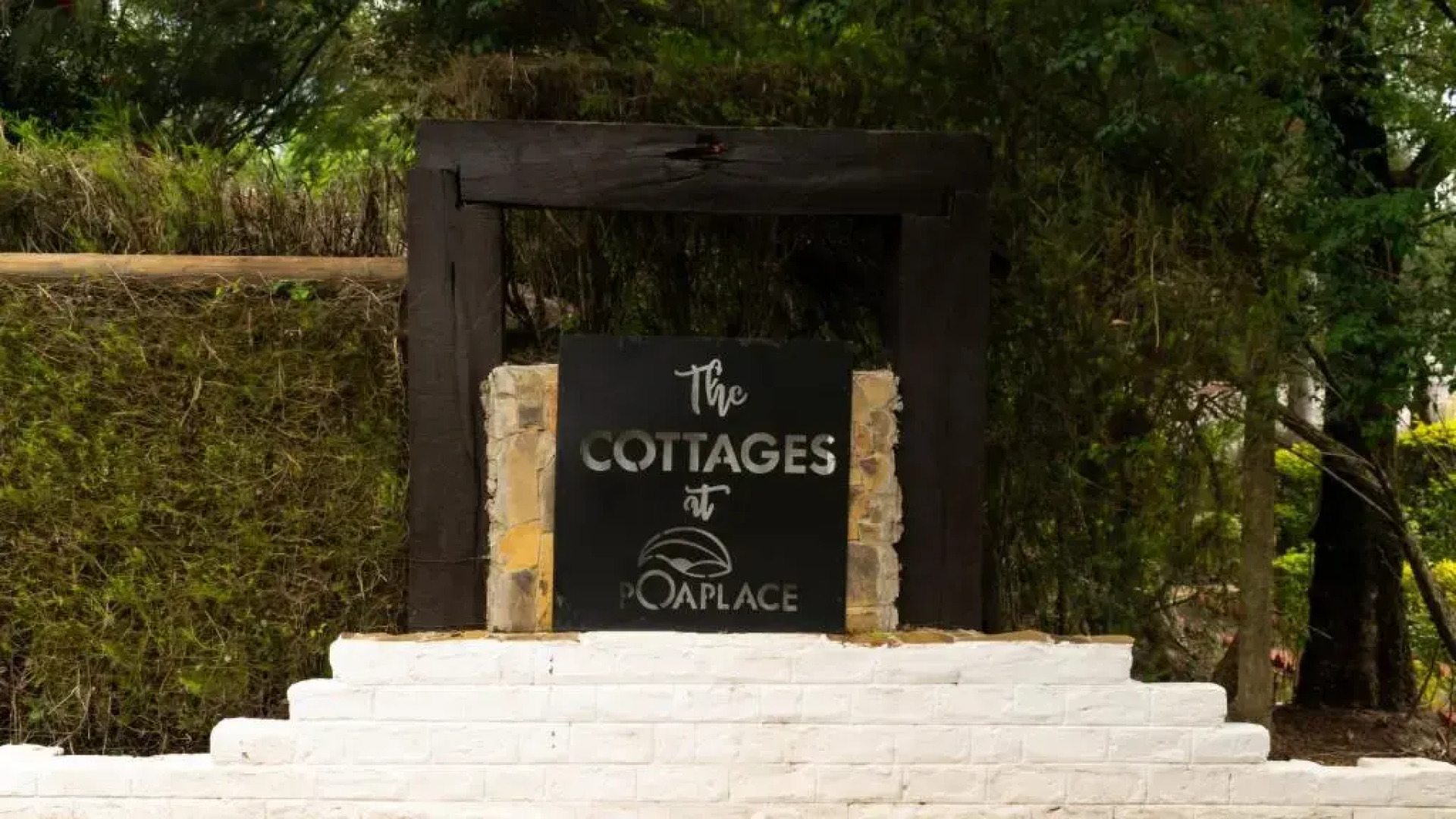 Poa Place Resort & Hotel - Where Nature Meets Comfort