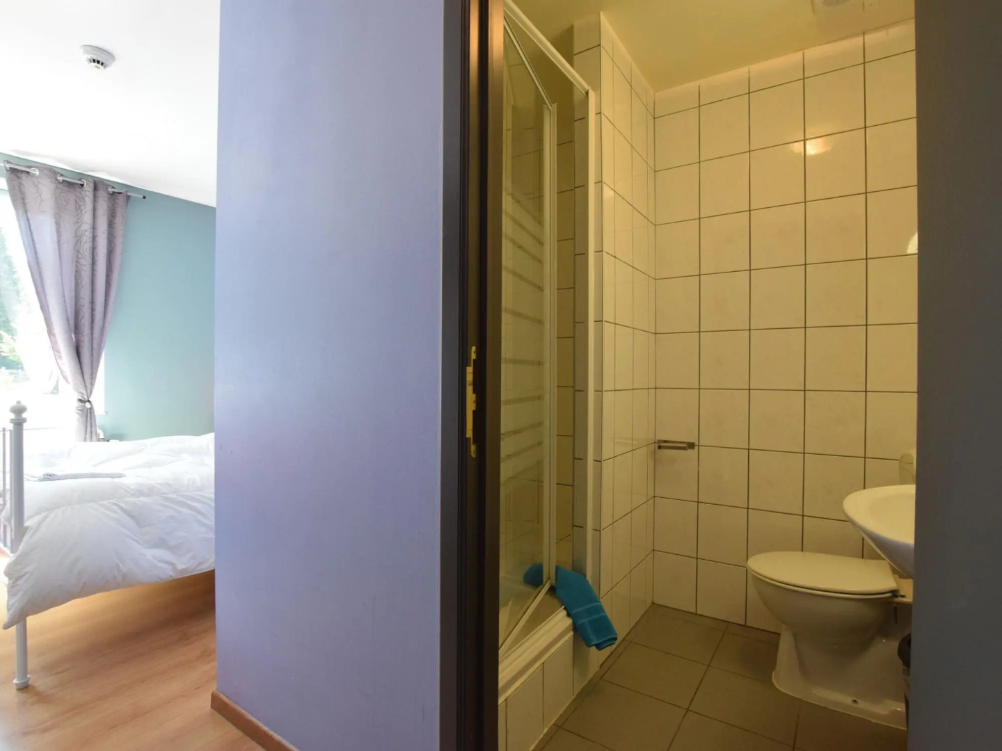 Pleasant Holiday Home with Sauna and Jacuzzi in Courtil