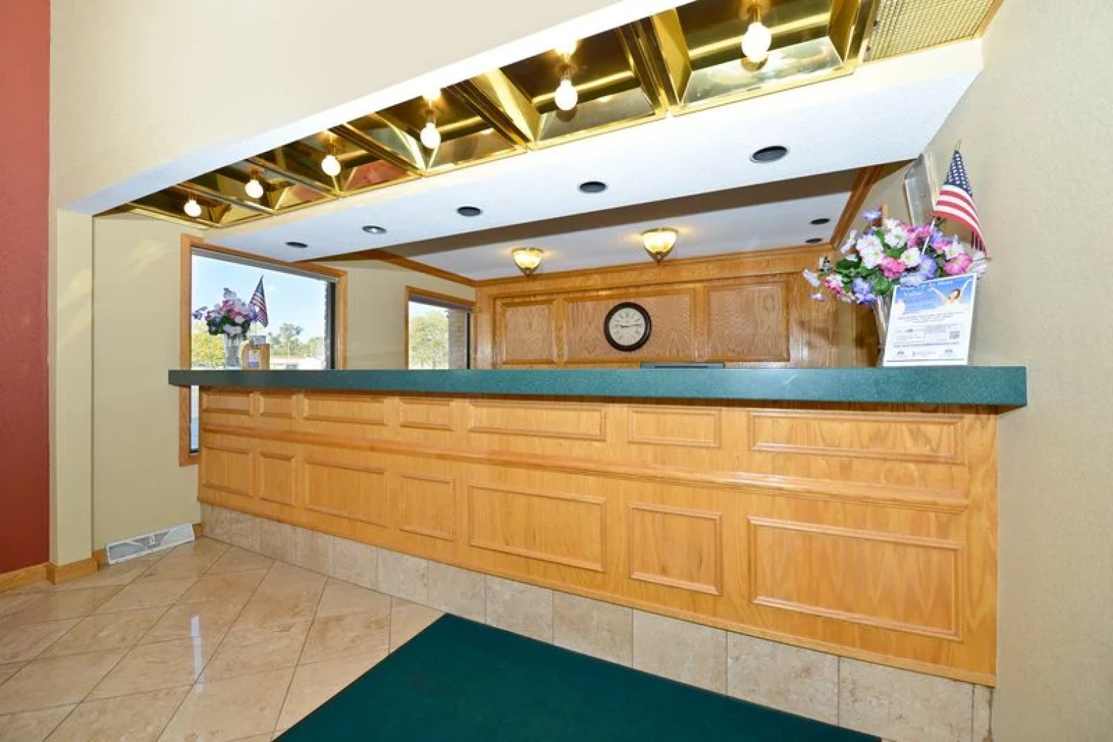 Days Inn & Suites By Wyndham Kalamazoo