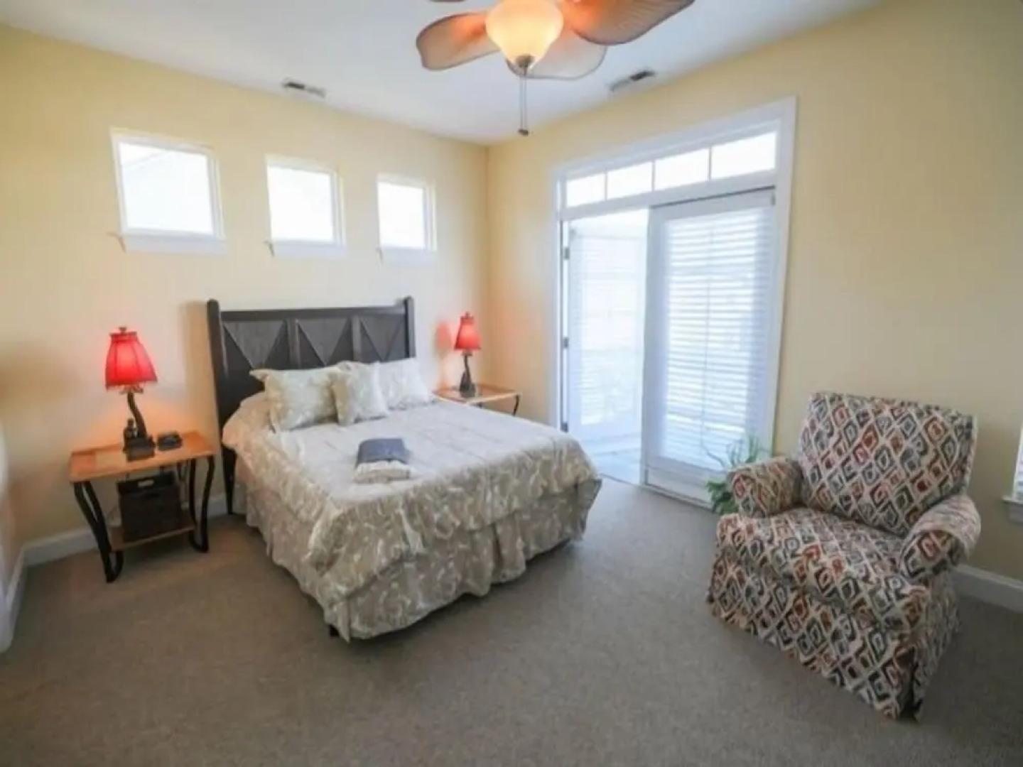 Sandy Bottoms - Relax, Unwind, And Enjoy All The Beach Has To Offer 3 Bedroom Home by Redawning