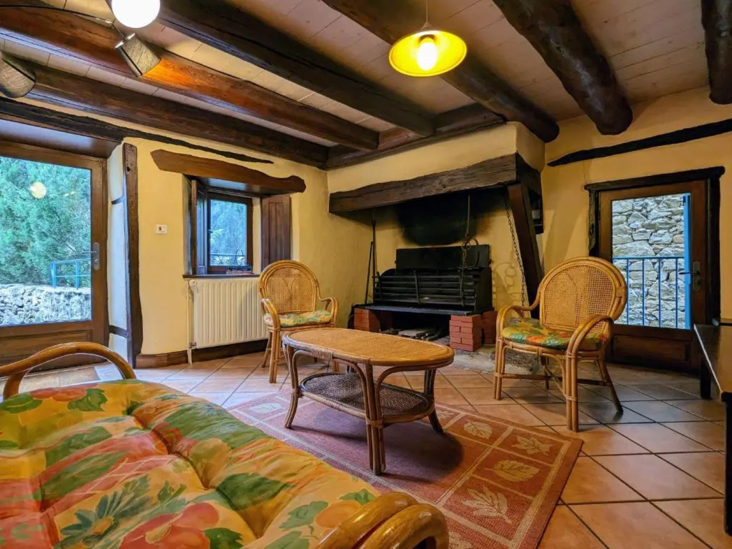 Gîte Villeneuve-d'Allier, 6 pièces, 10 personnes - FR-1-582-183