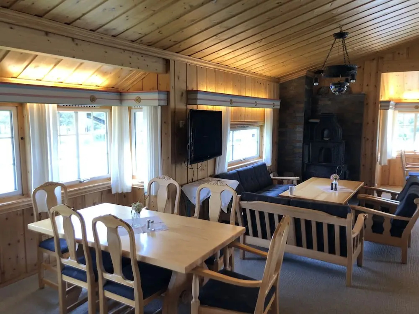 Toftemo Turiststasjon Hytter