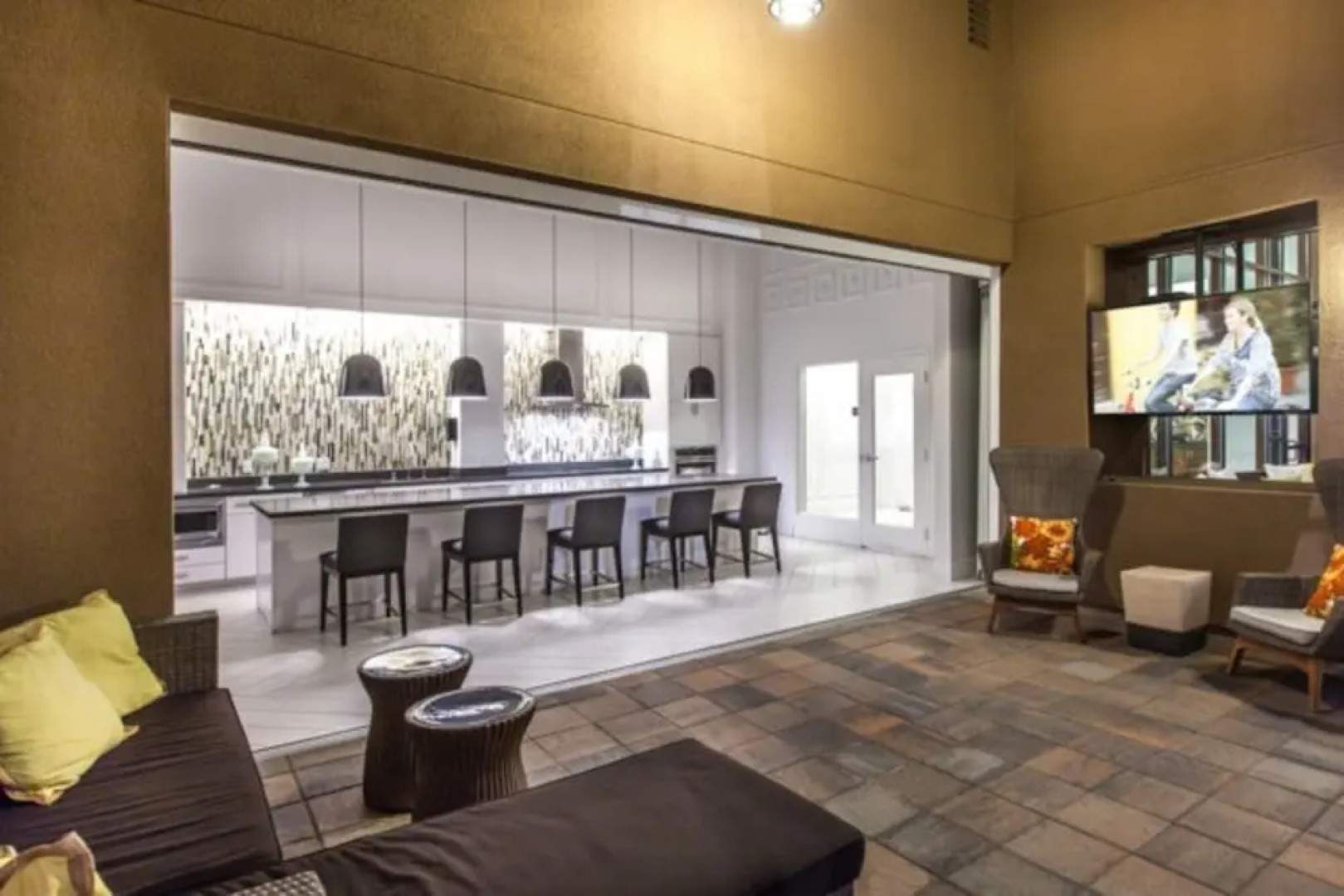 Global Luxury Suites Baypointe Station