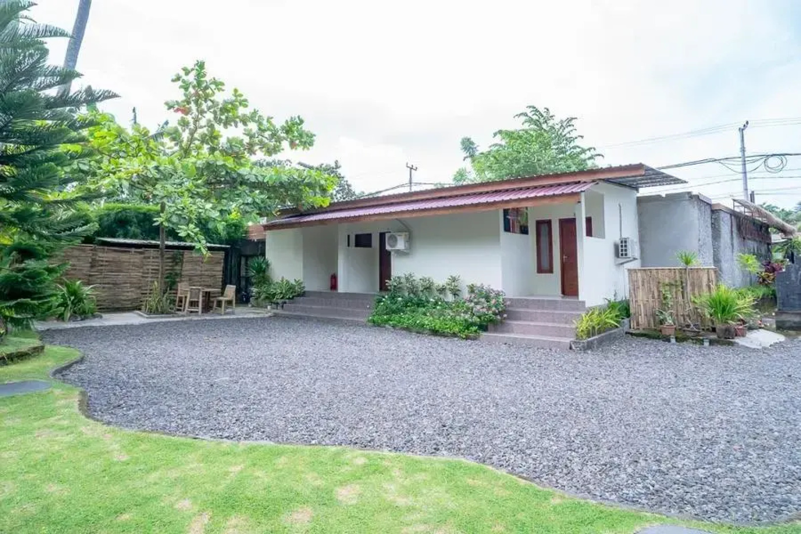 RedDoorz Plus @ Raya Senggigi Lombok