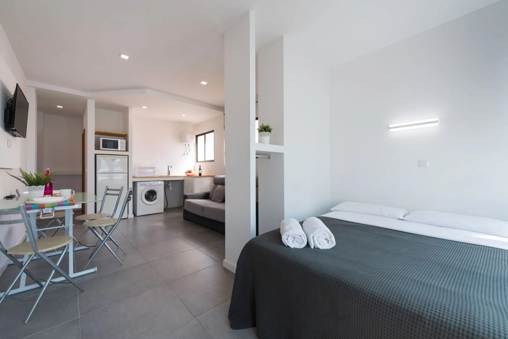 Blue Corner by MyCanarianDream