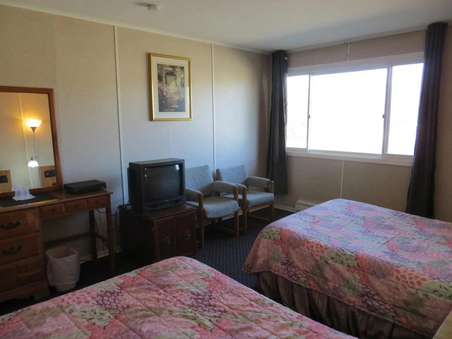 Peterboro Express Inn