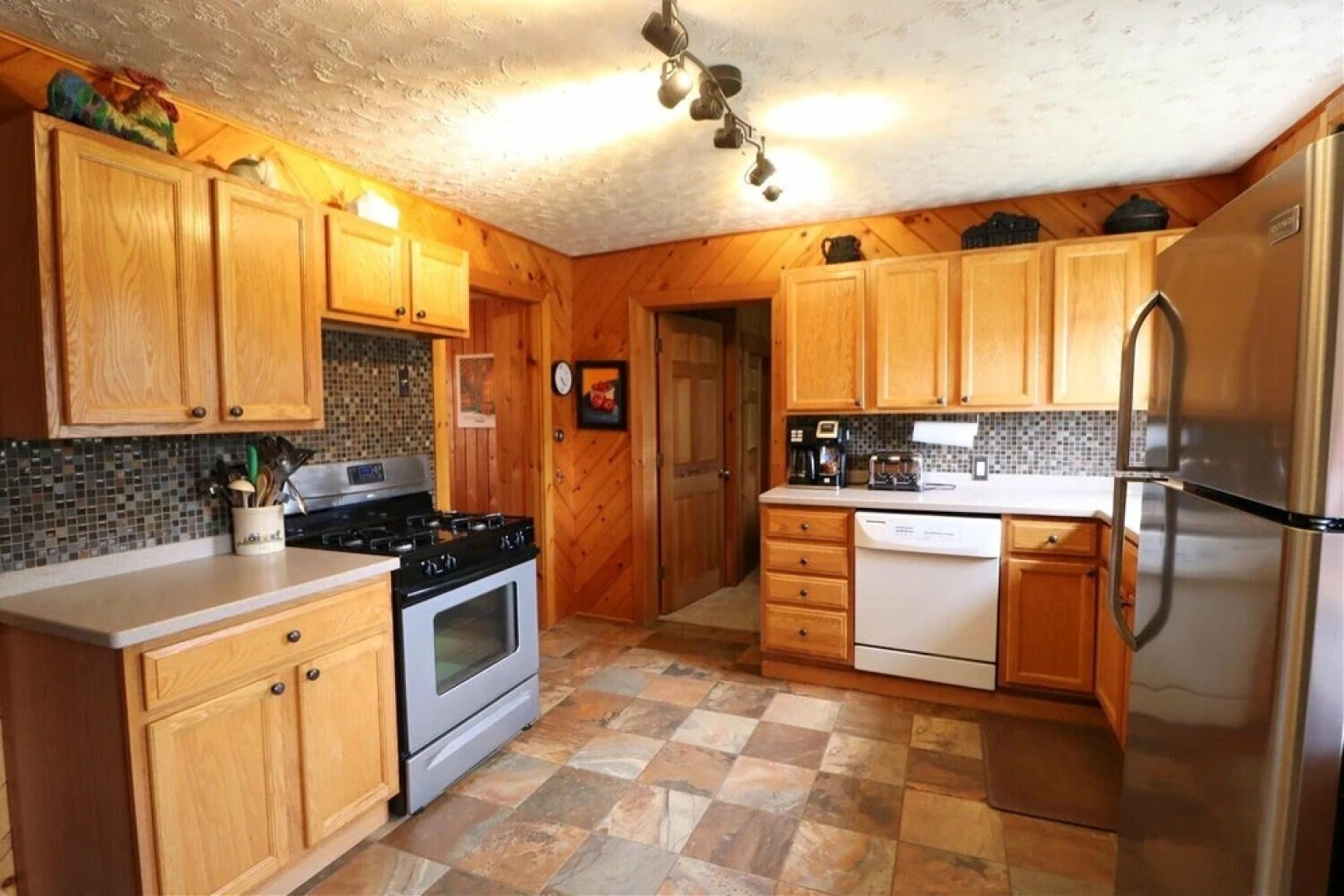 21 Mill Street 5 Bedroom Home by Redawning